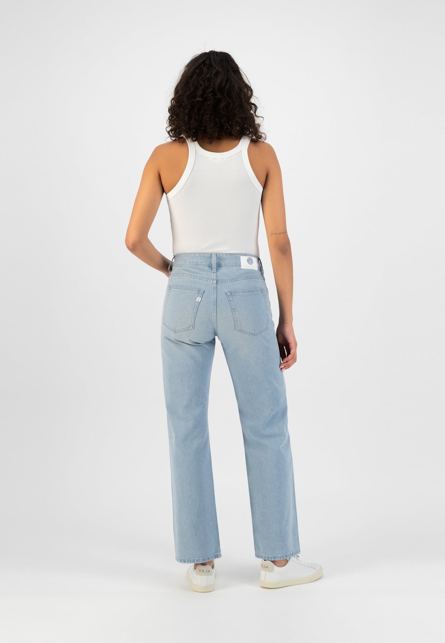 Jean ample bleu clair en coton bio et recyclé - loose jamie sunny stone
