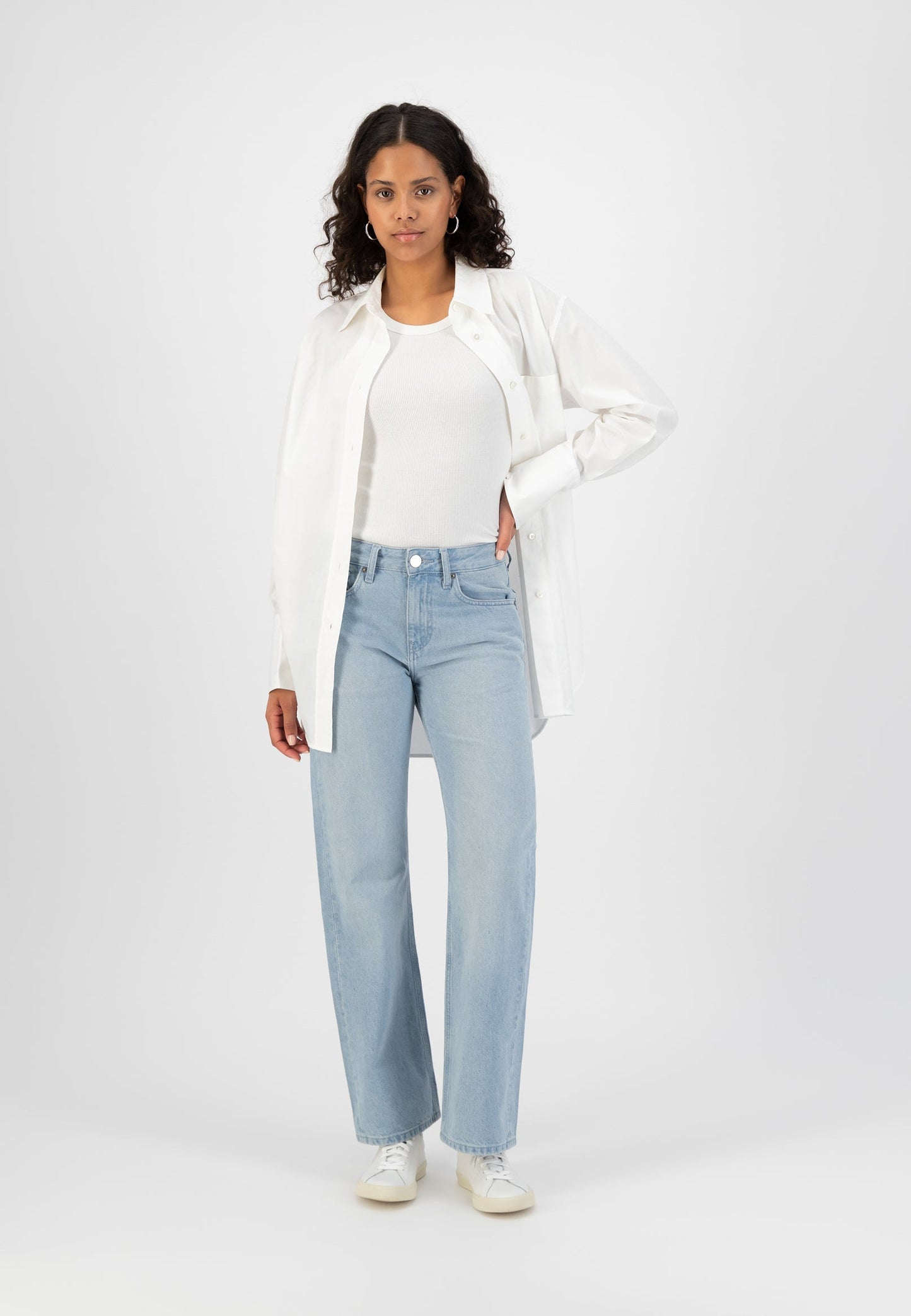 Jean ample bleu clair en coton bio et recyclé - loose jamie sunny stone