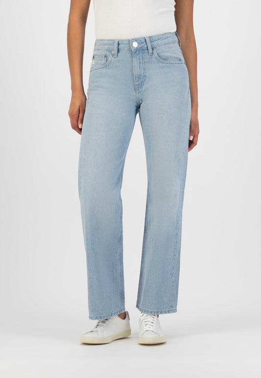 Jean ample bleu clair en coton bio et recyclé - loose jamie sunny stone