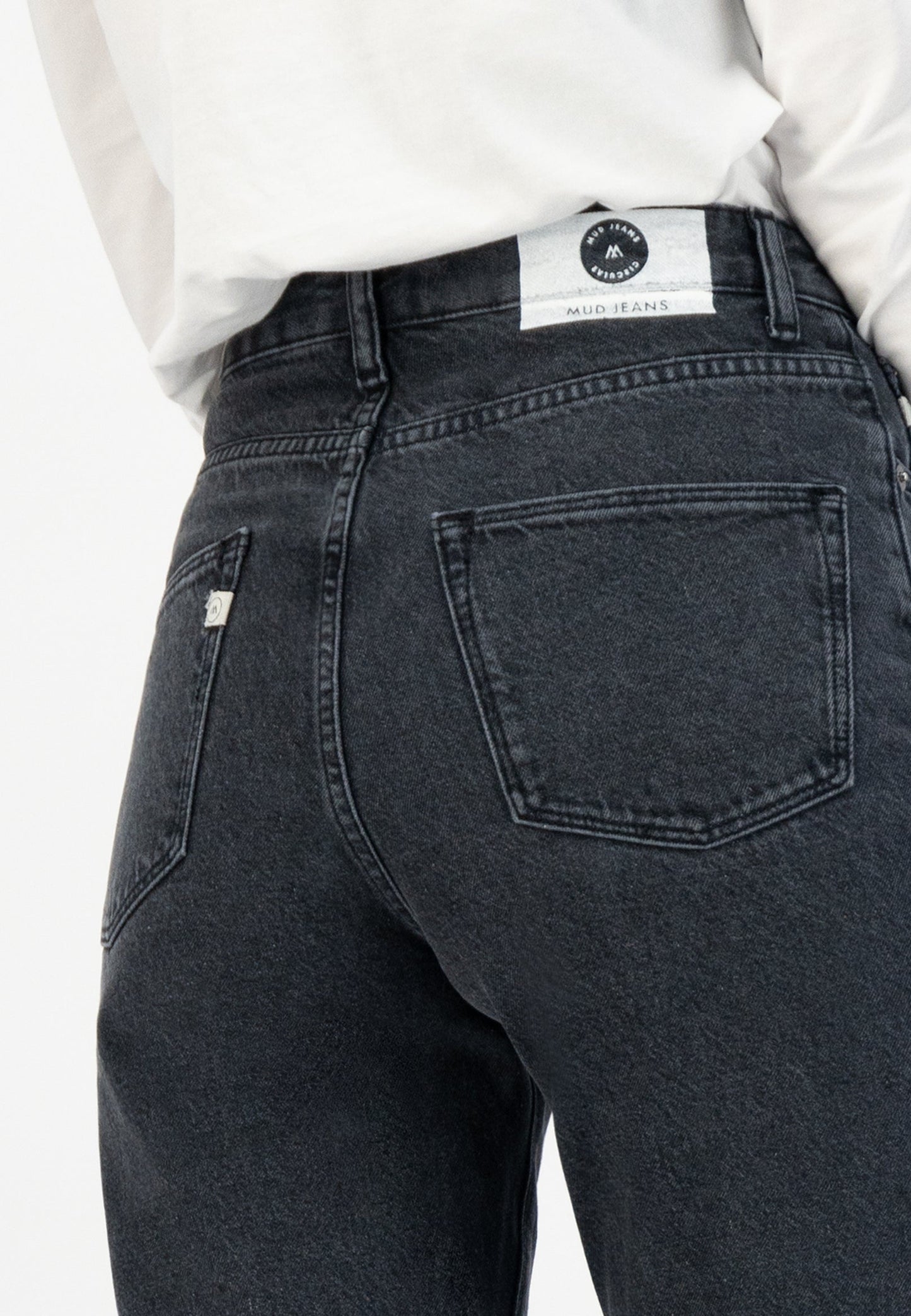 Jean droit délavé en coton bio et recyclé | noir "Relax rose used black"