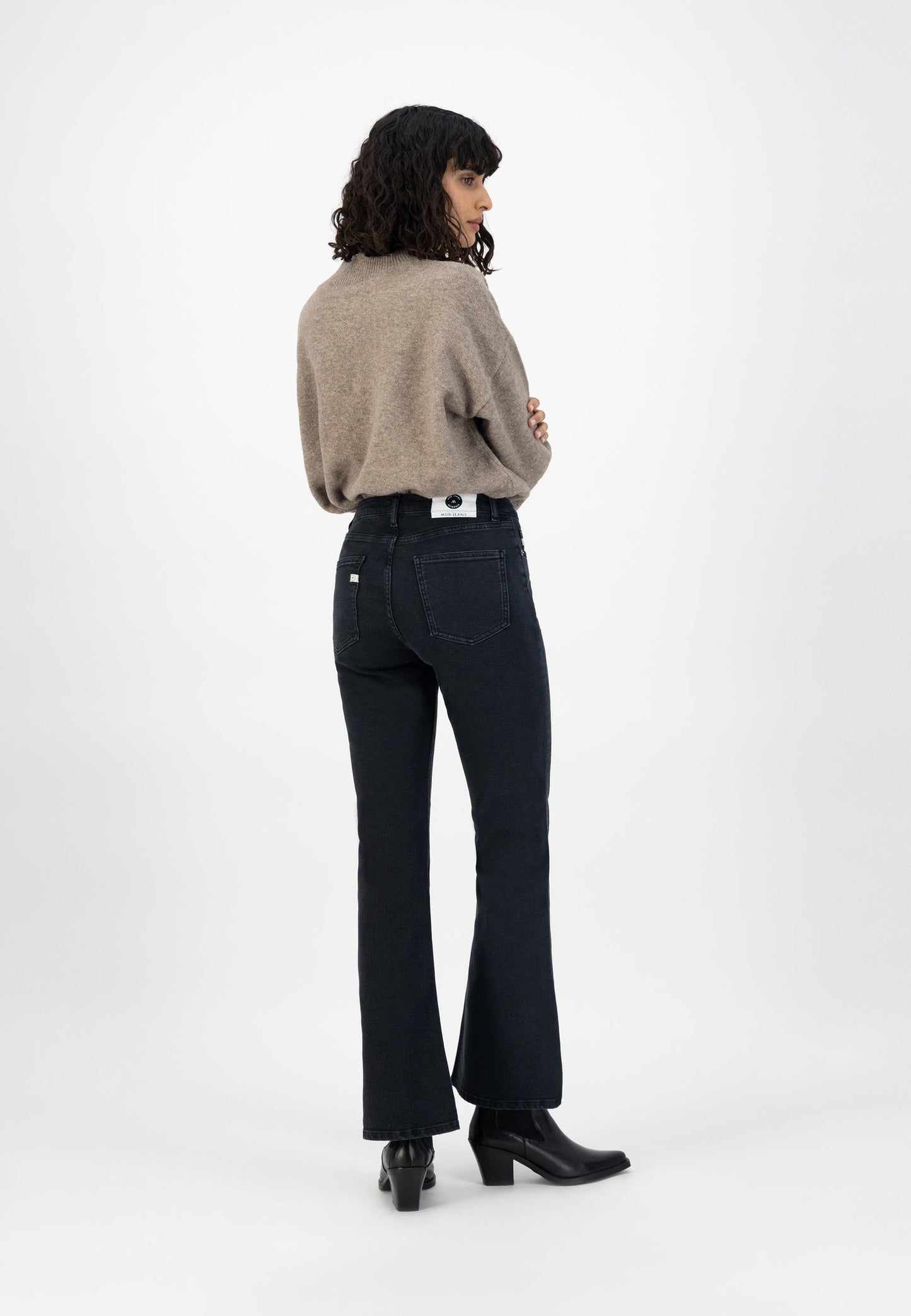 Jean flare noir en coton bio et recyclé - isy flared stone  black