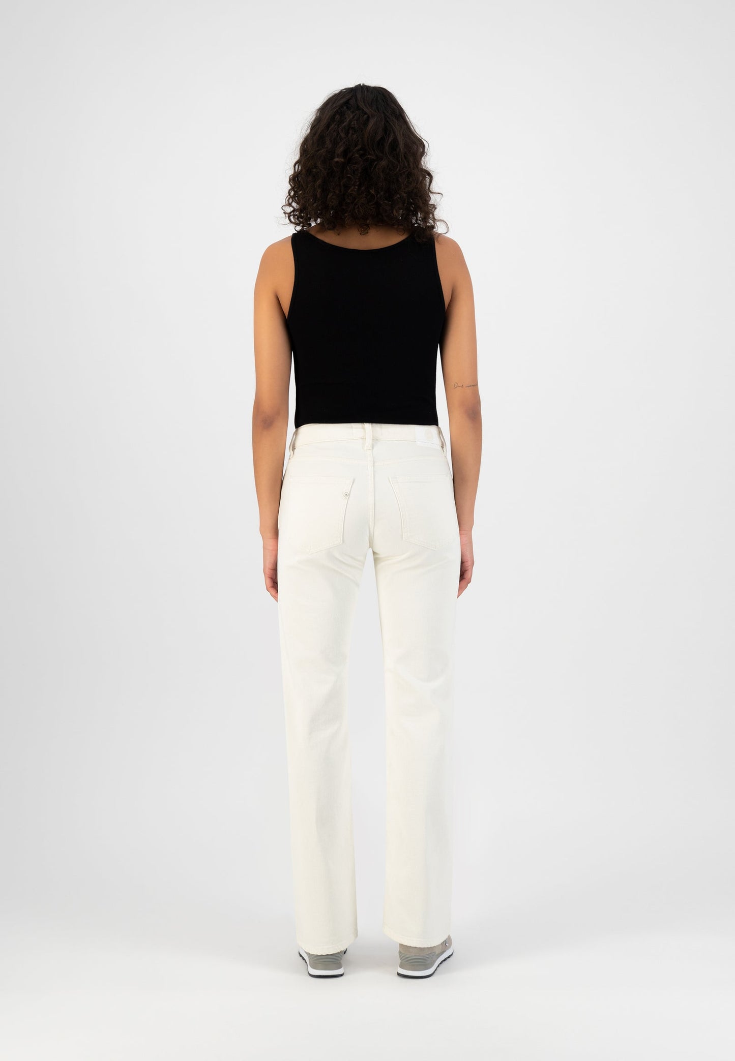Jean ample écru en coton bio et recyclé - loose jamie natural