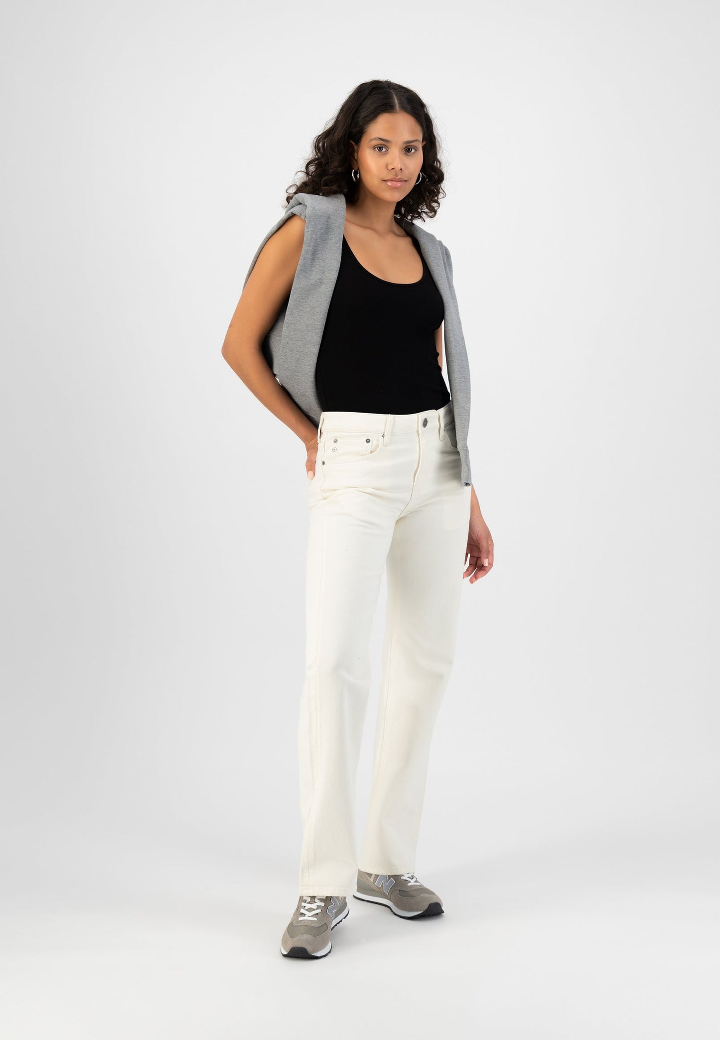 Jean ample écru en coton bio et recyclé - loose jamie natural