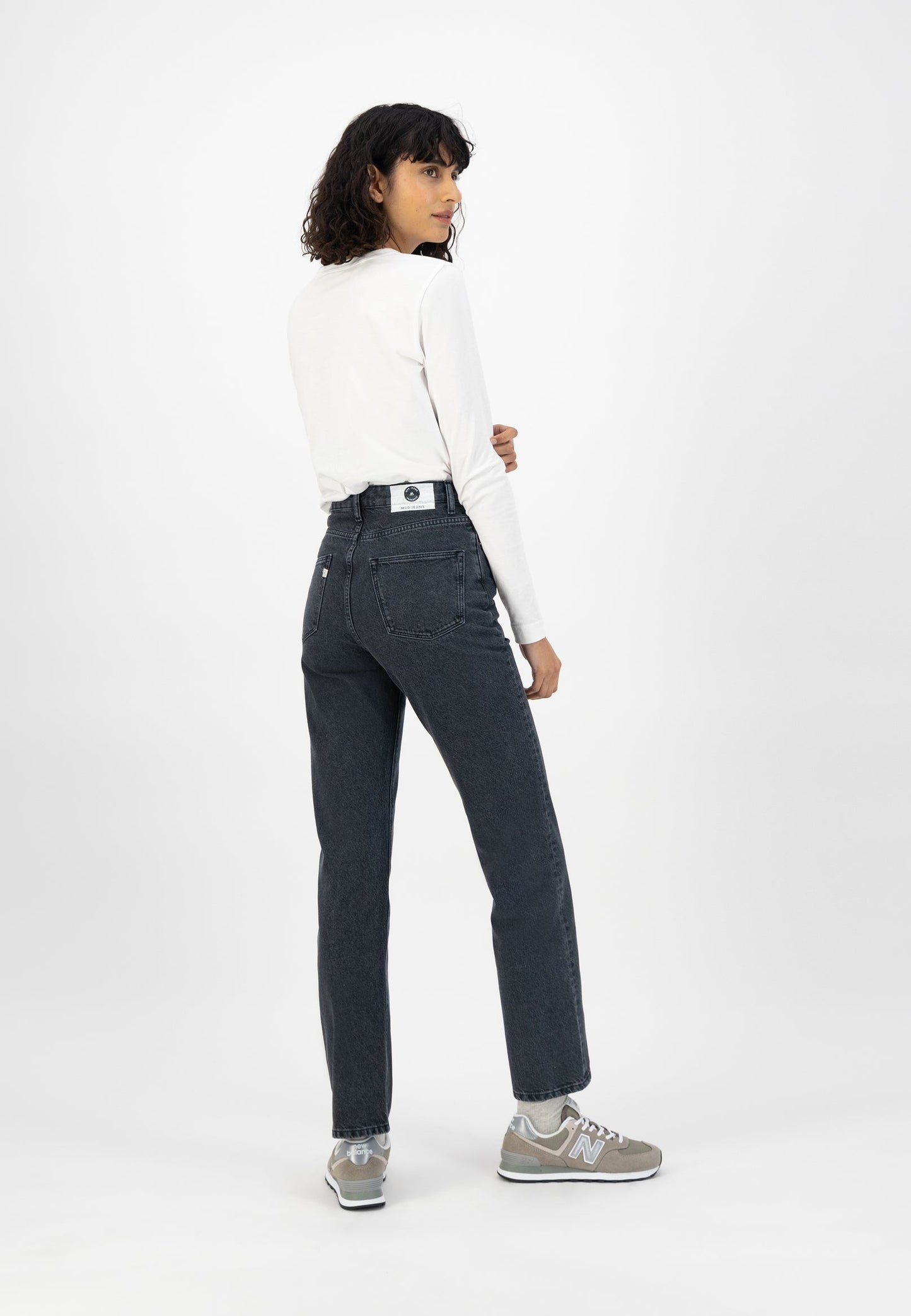 Jean droit délavé en coton bio et recyclé | noir "Relax rose used black"