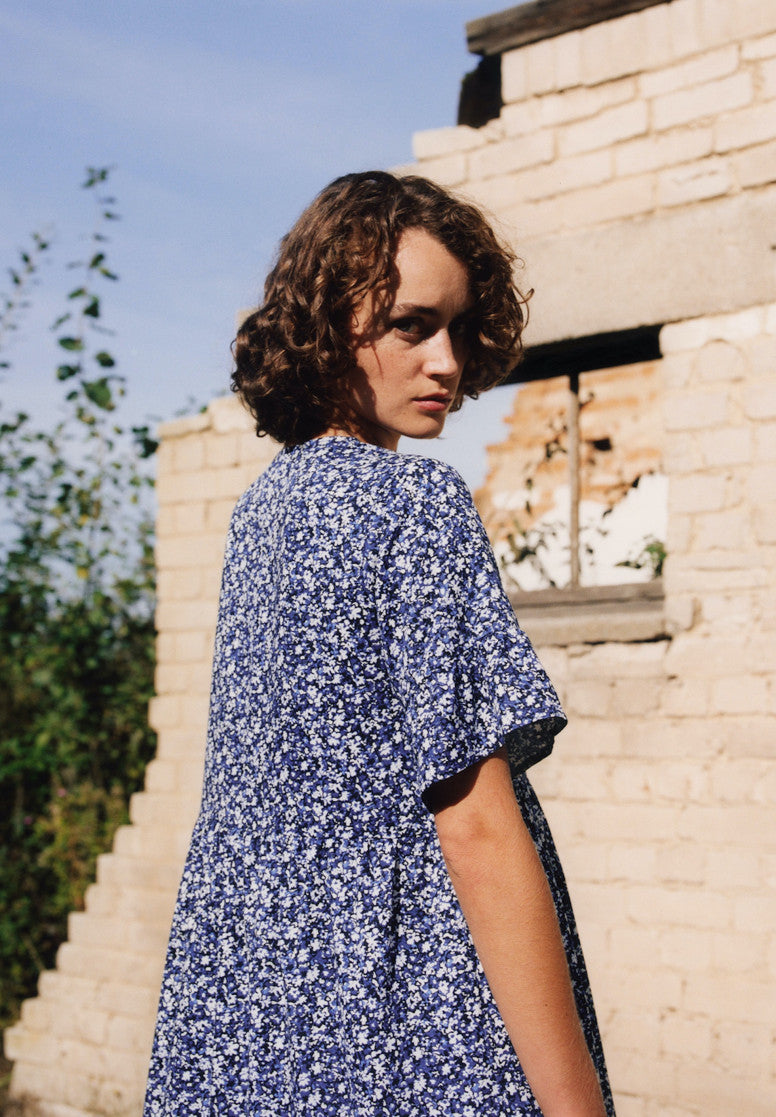 Robe ample courte bleue à motifs - AAINO MIDSUMMER NIGHT