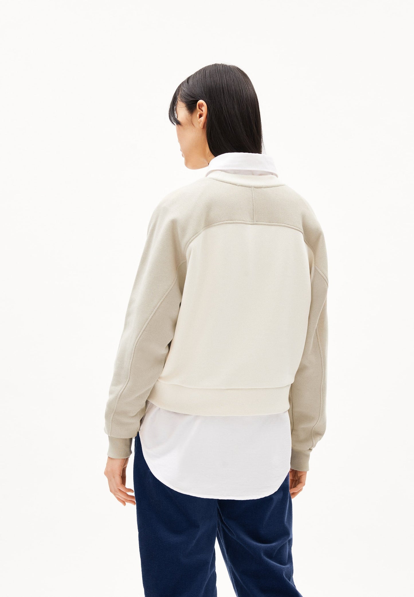 Sweat avec logo brodé en coton bio | Écru "aally gal colorblock sand stone-undyed"