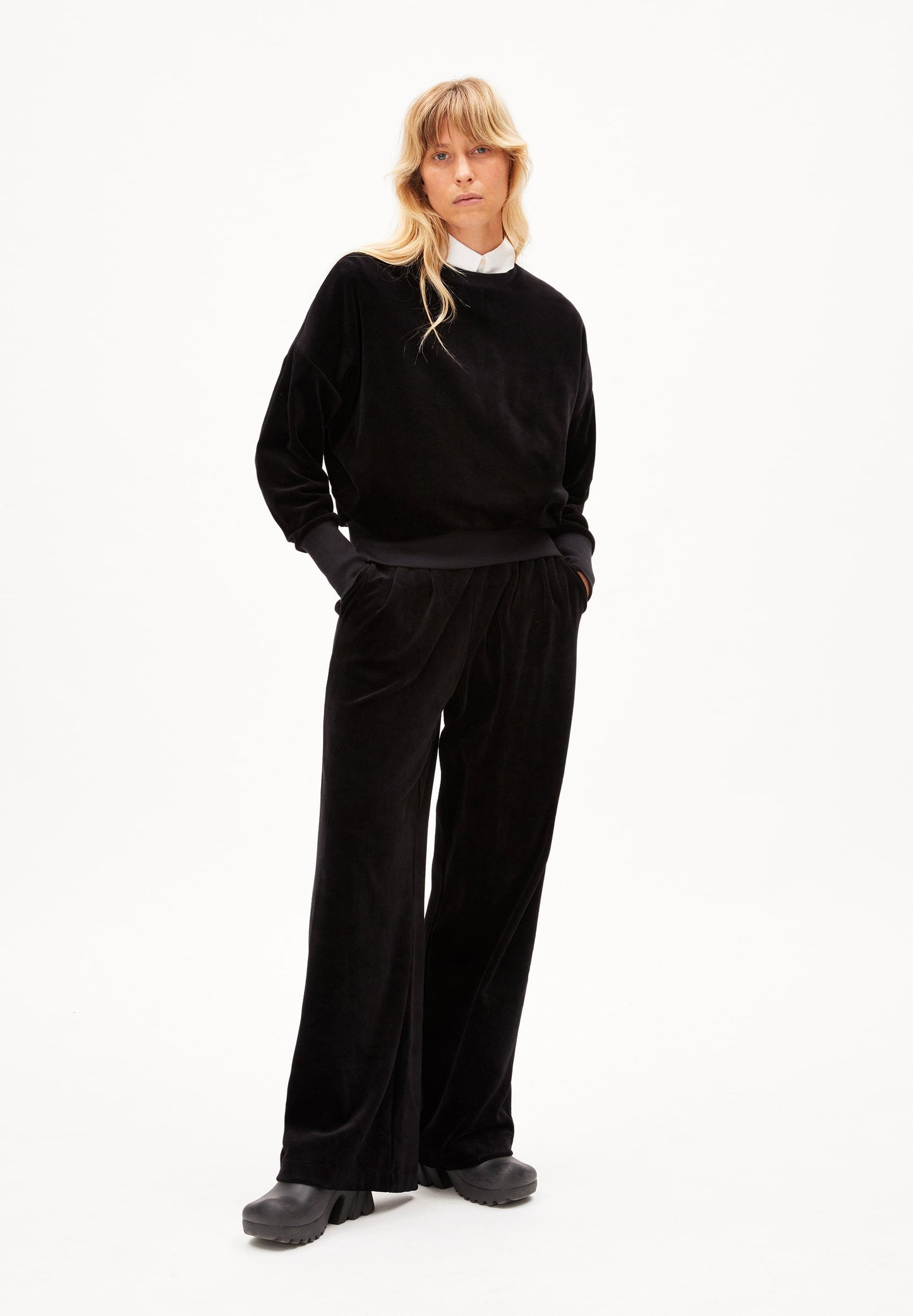 Sweat en velours de coton bio | noir "aanny lou velvet - black"