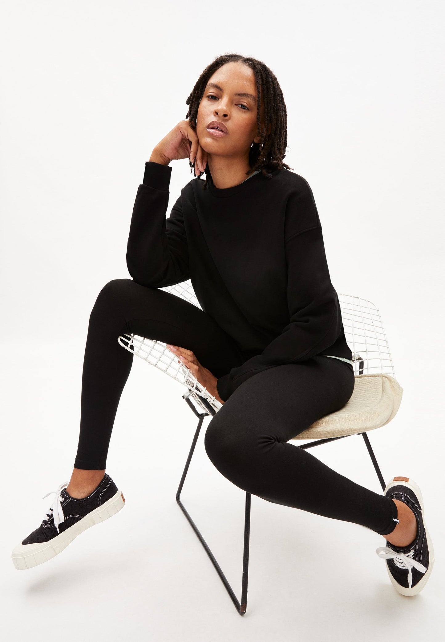 Sweat noir en coton bio - aarin black