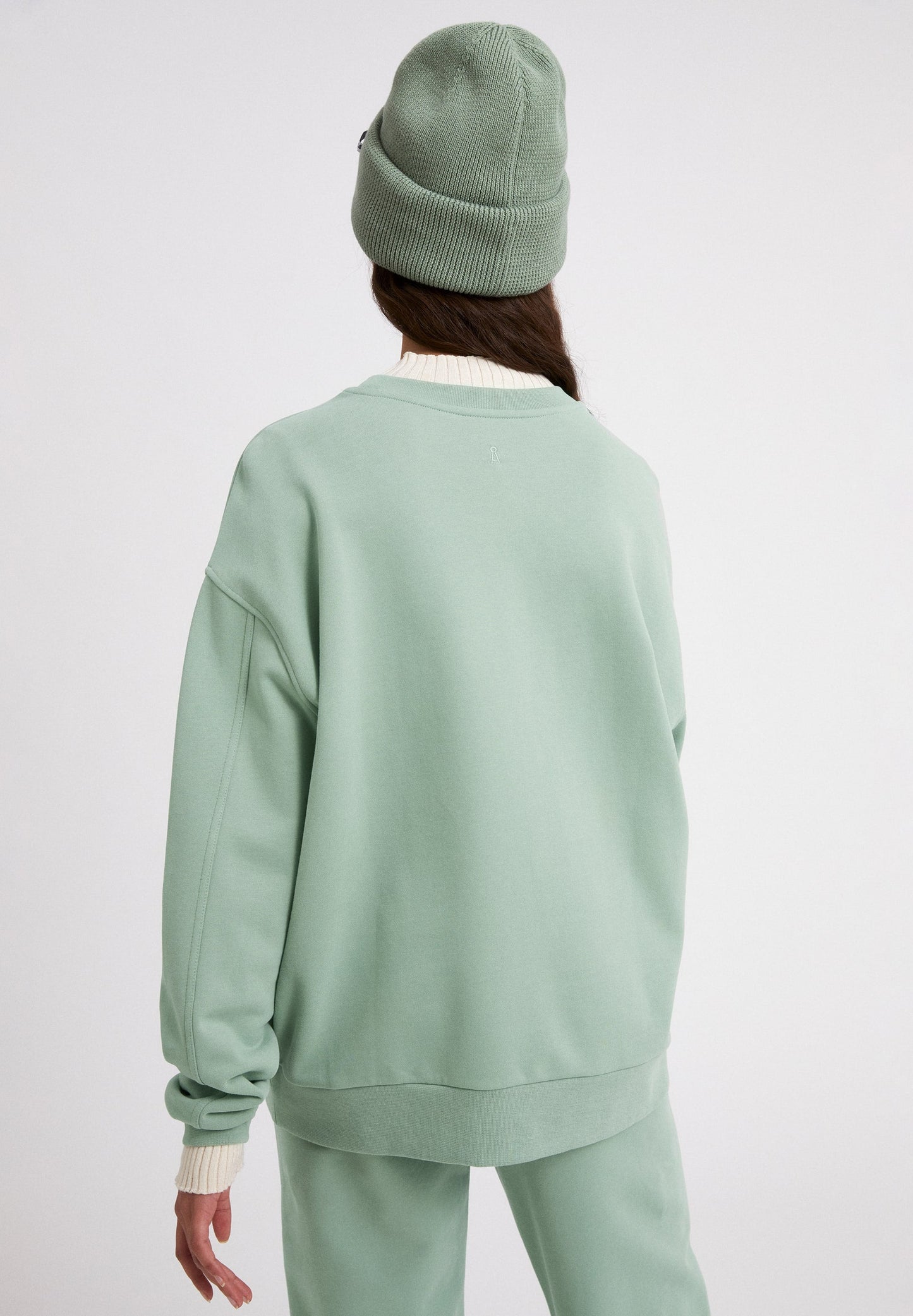 Sweat vert pâle en coton bio - Aarin sage green
