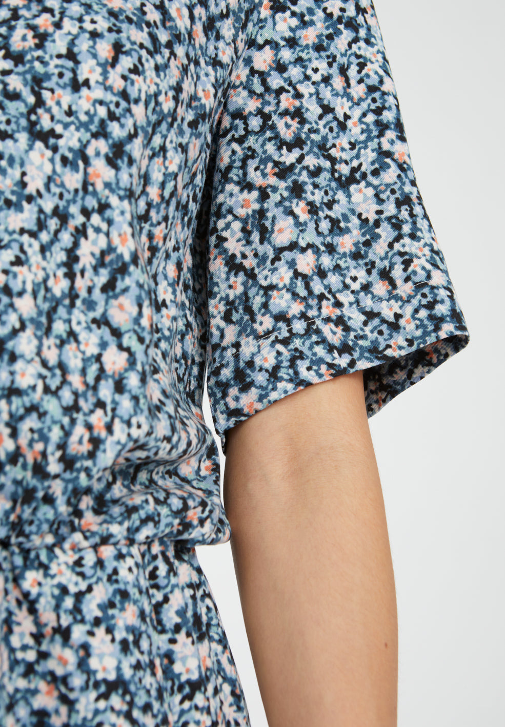Robe courte à imprimés floraux en lenzing - AIRAA PRIMROSE