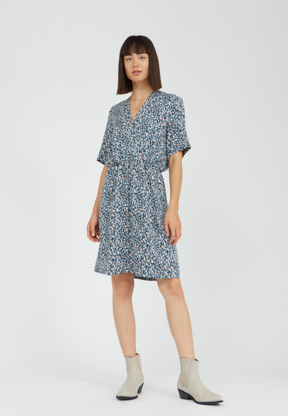 Robe courte à imprimés floraux en lenzing - AIRAA PRIMROSE