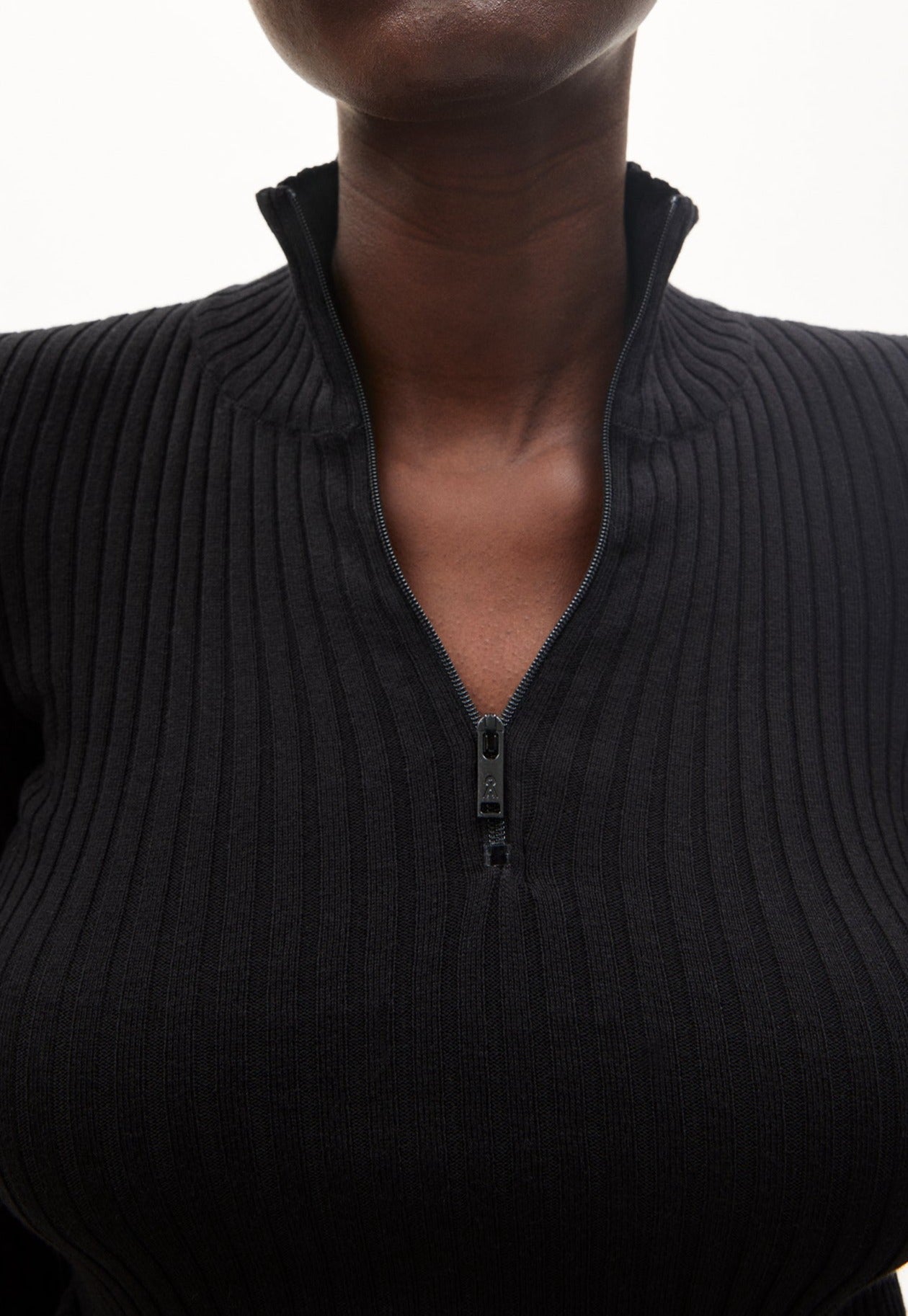 Sous-pull côtelé col zippé noir en coton bio - alaale troyer black