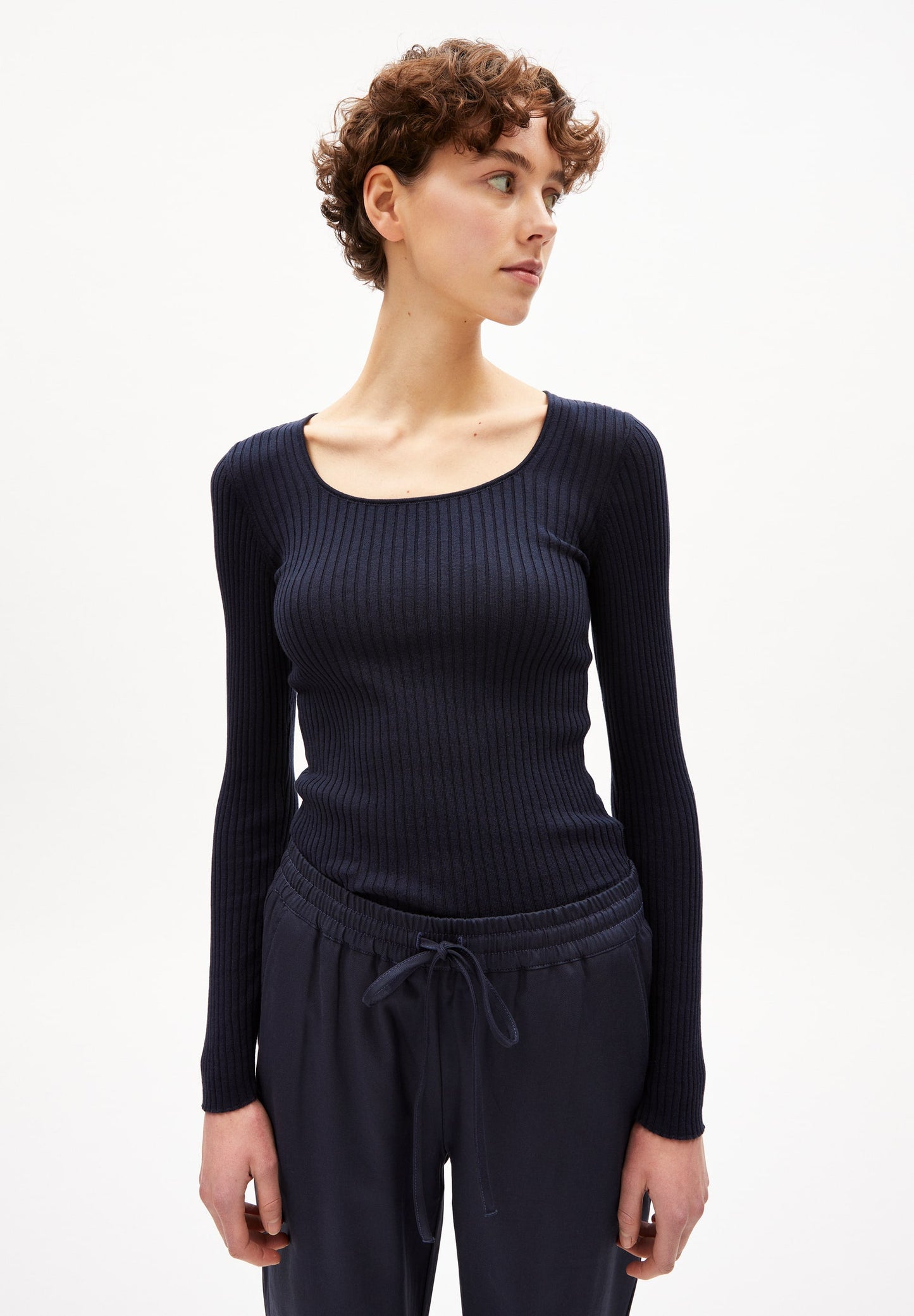 Top côtelé marine en coton bio - alaania crewneck night sky