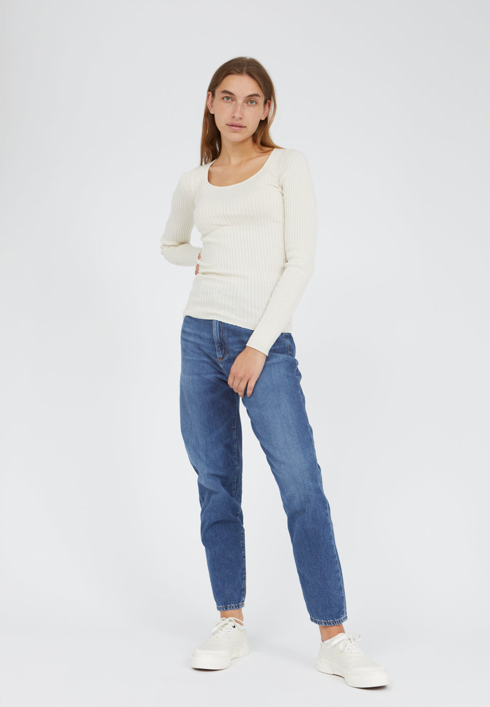 Top côtelé écru en coton bio - alaania crewneck oatmilk