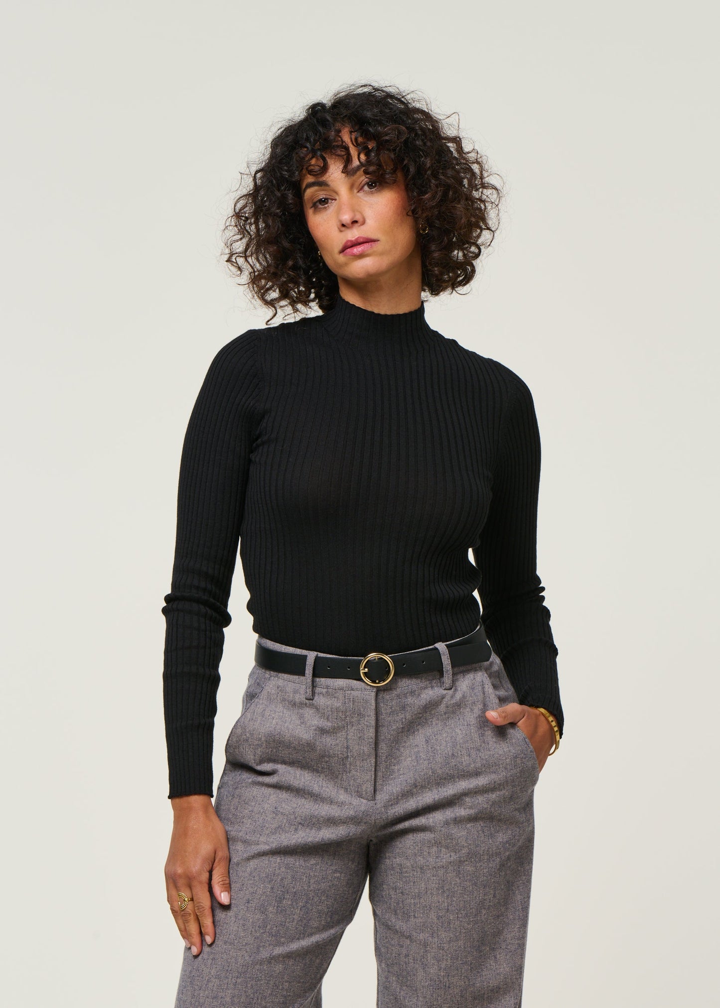 Sous-pull côtelé en coton bio | noir "alaania black"