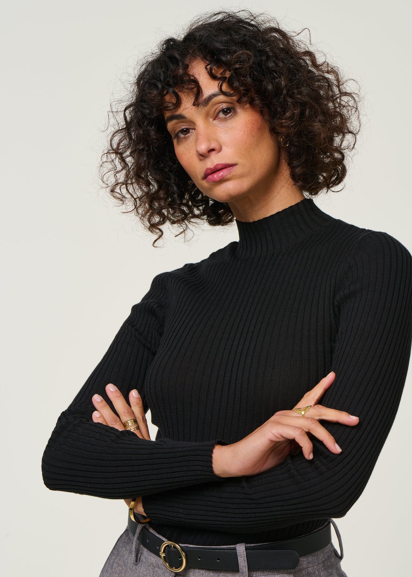 Sous-pull côtelé en coton bio | noir "alaania black"