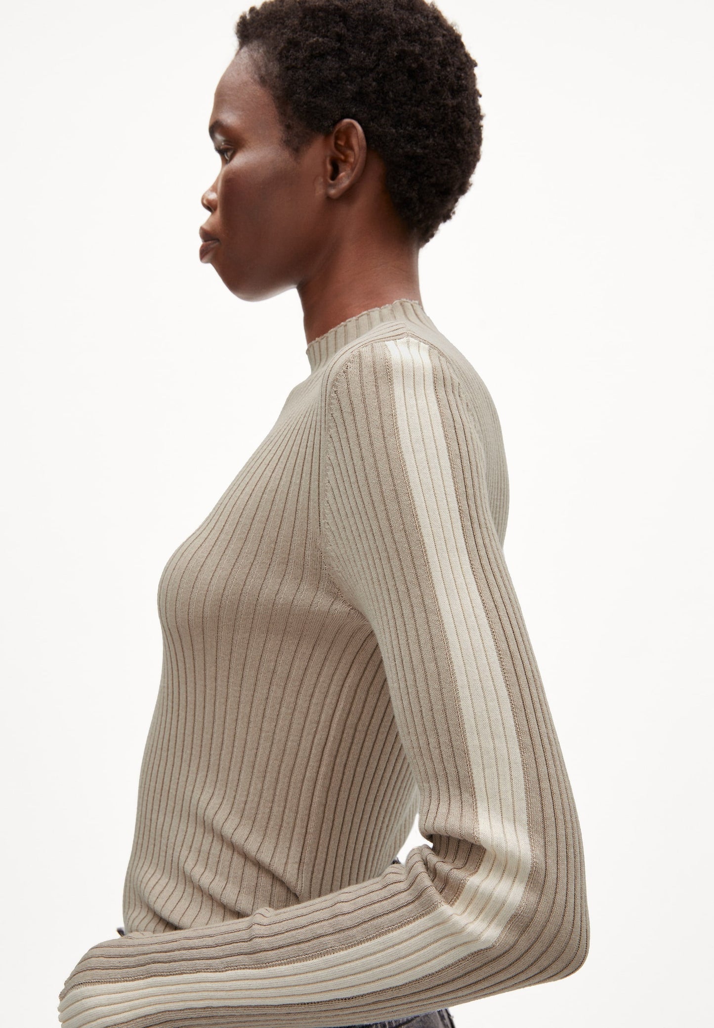 sous-Pull côtelé bicolore en coton bio | beige "alaania club stripe - sand stone-oatmilk"