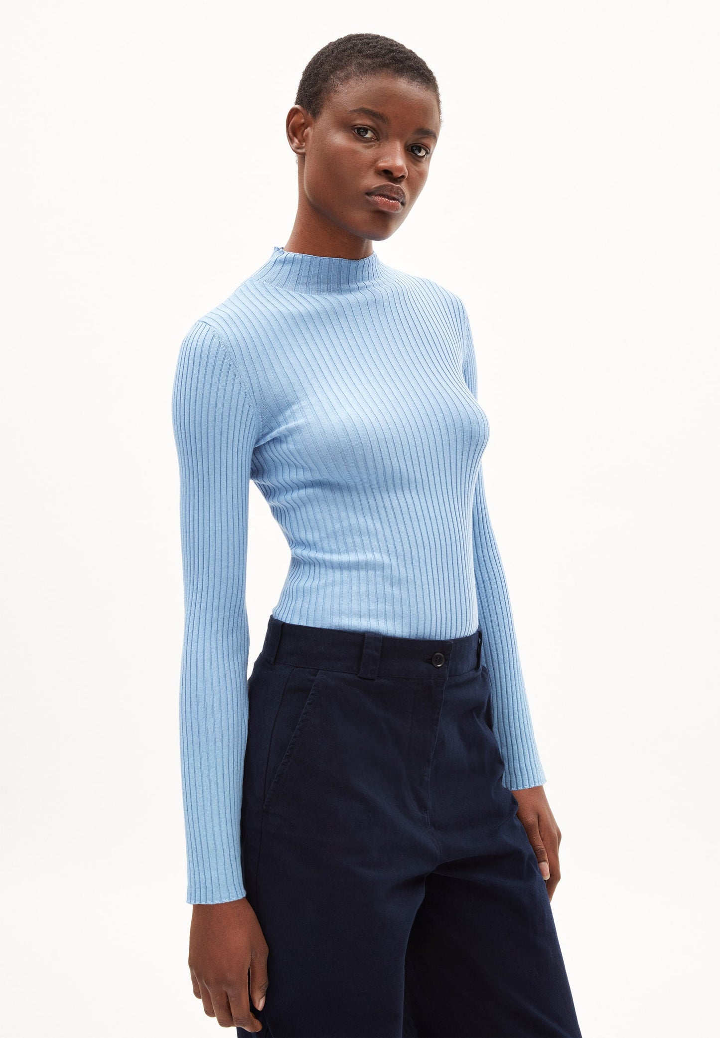Sous-pull côtelé en coton bio | Bleu clair "alaania iceberg blue"