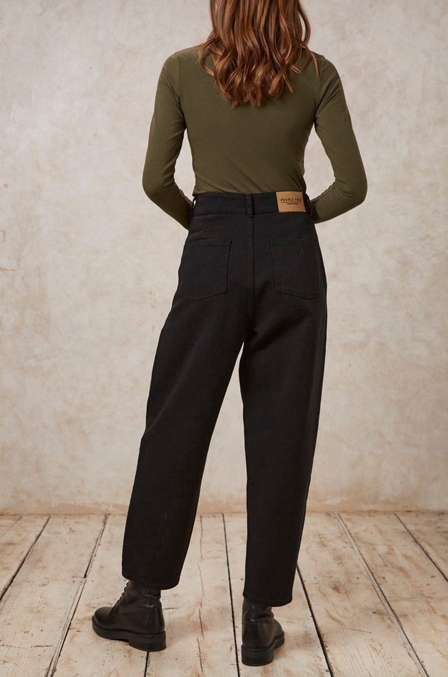 Jean ample fuselé noir en coton bio - alexis tapered trousers black