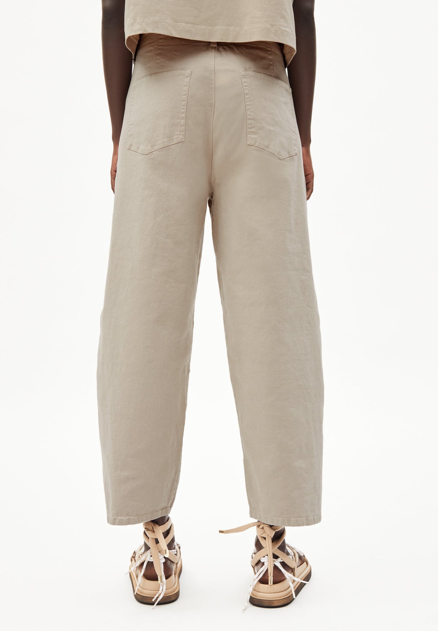 Pantalon beige en coton bio et recyclé - alivaa canvas light desert
