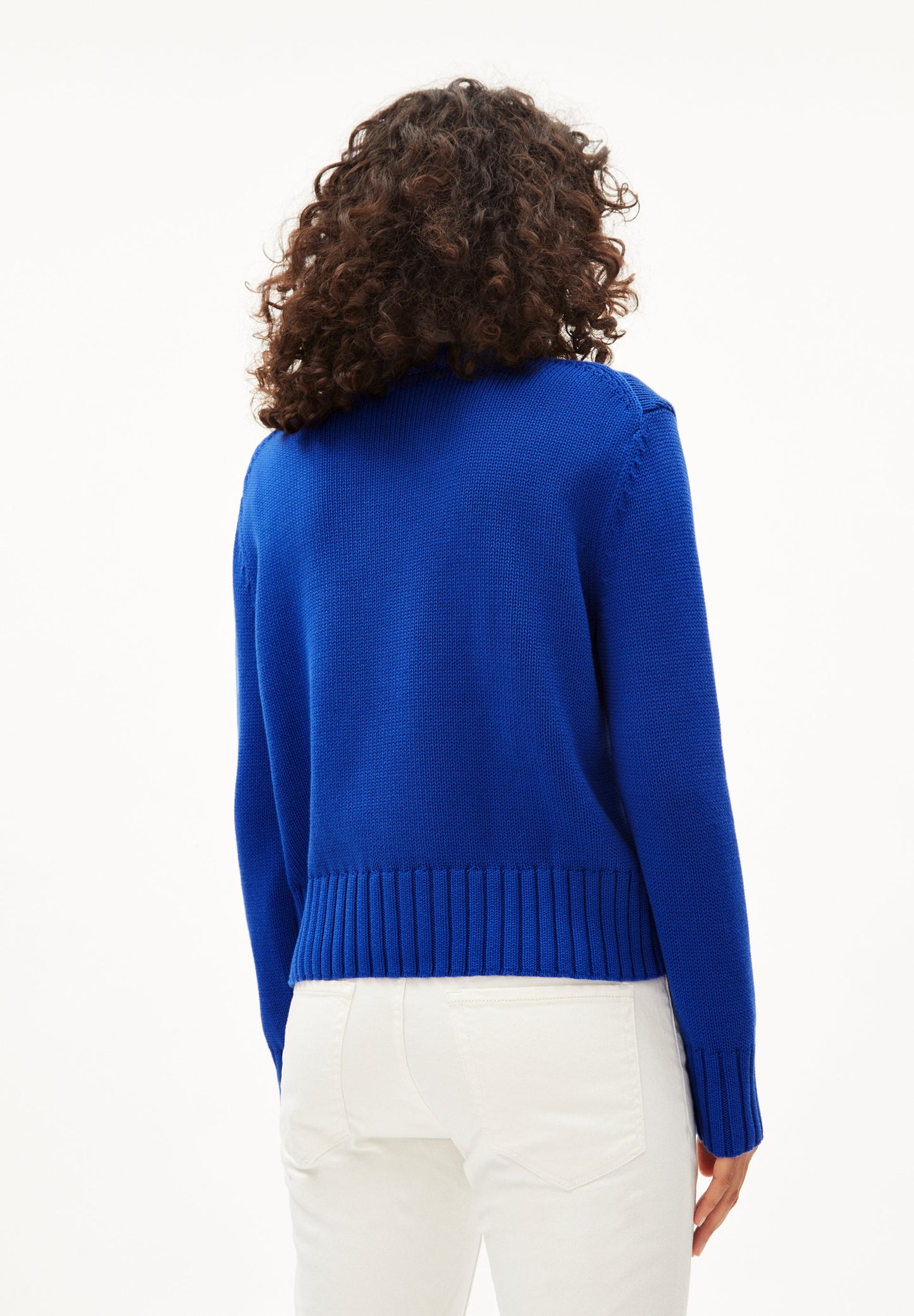 Pull ample bleu klein tricoté en coton bio - amaliaa compact dynamo blue