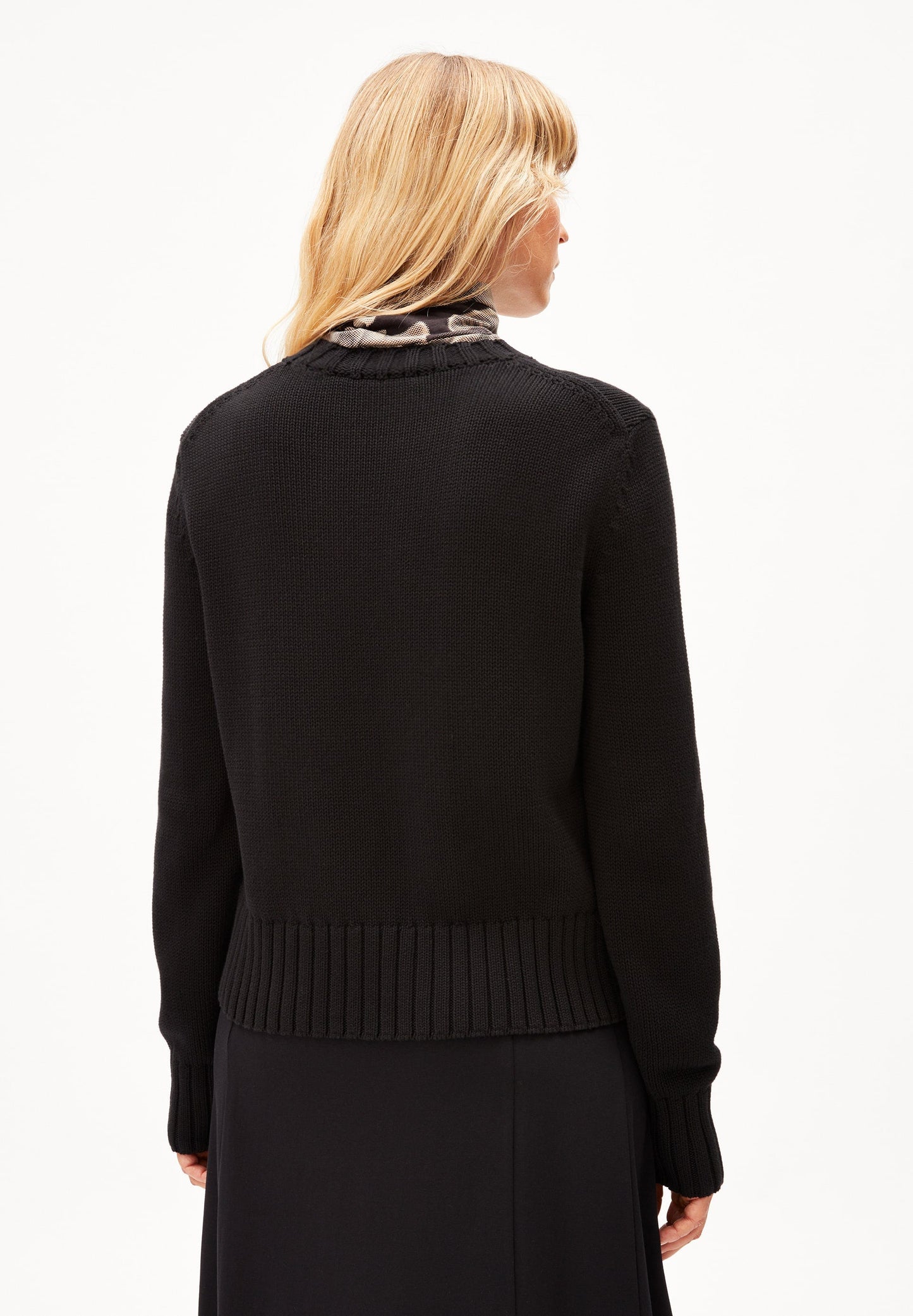 Pull col rond en coton bio | noir "amaliaas compact black"