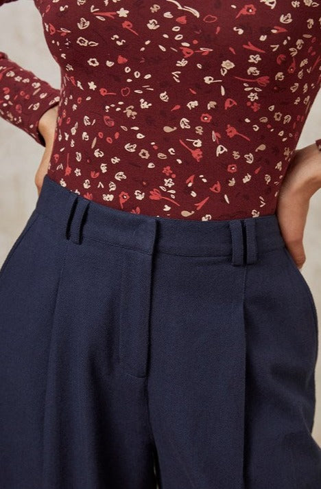 Pantalon à pinces ample marine en coton bio - amita trousers navy