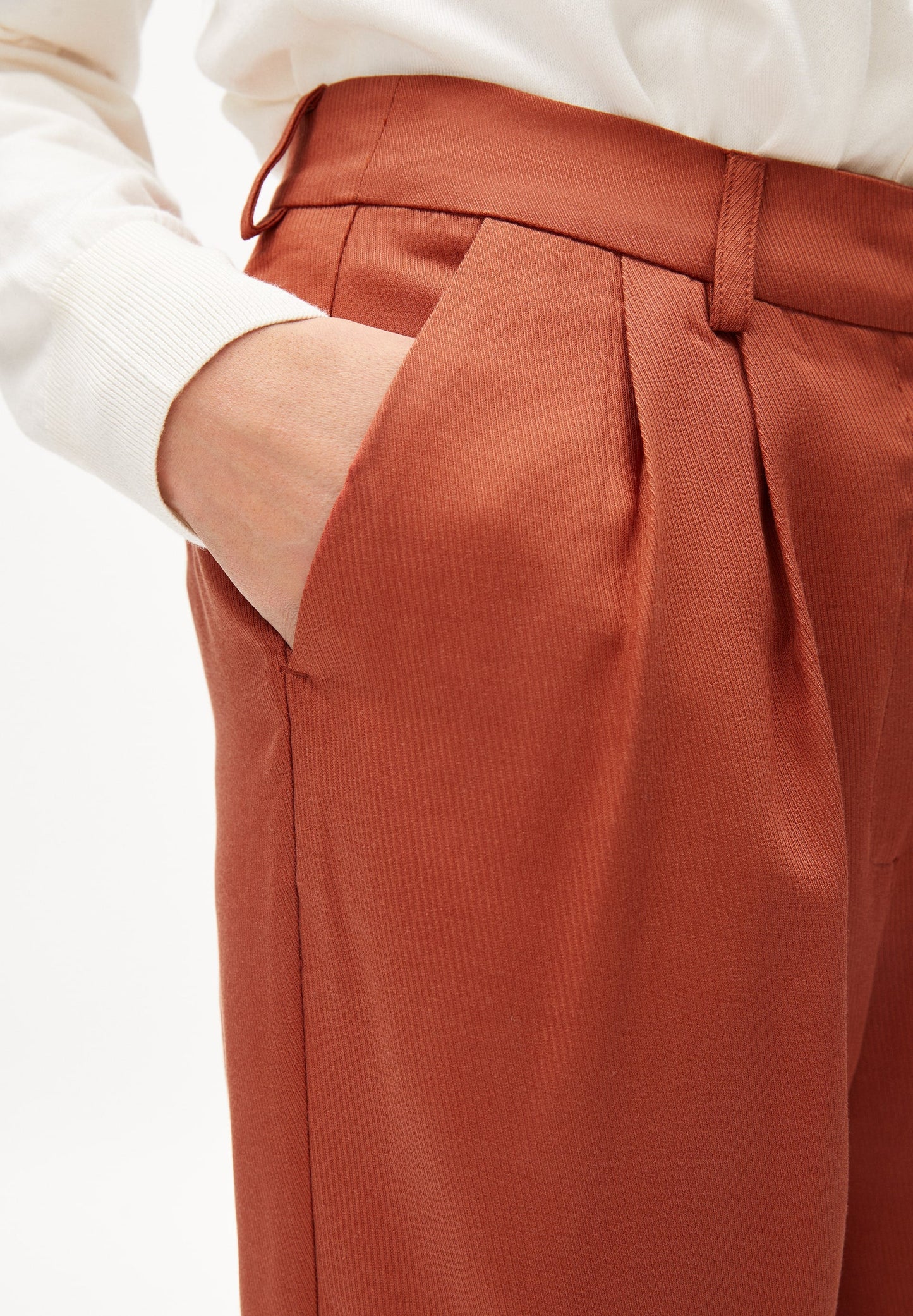 Pantalon à pinces rouge brique en tencel - aretaa brick