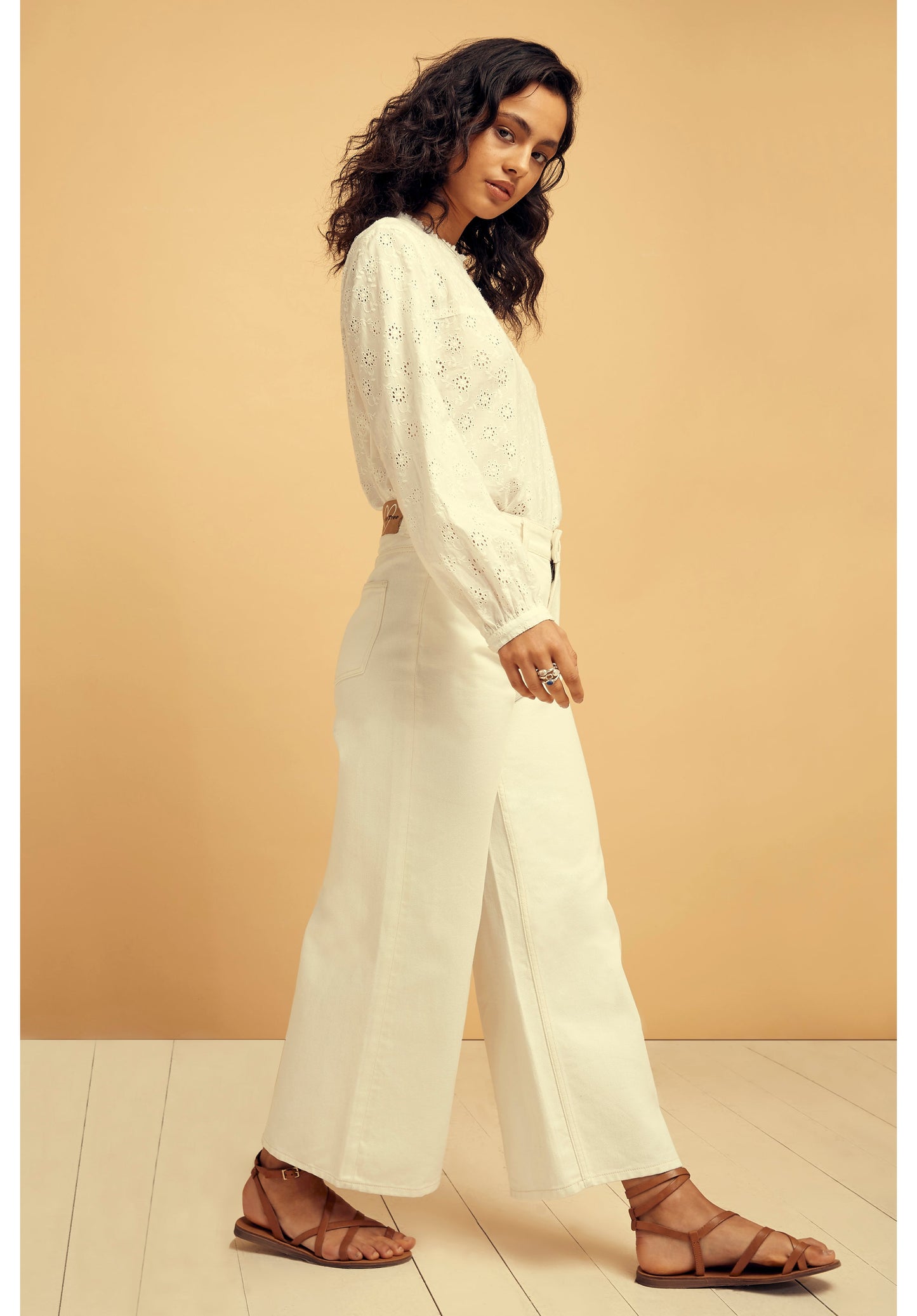 Jean ample crème en coton bio - ariel