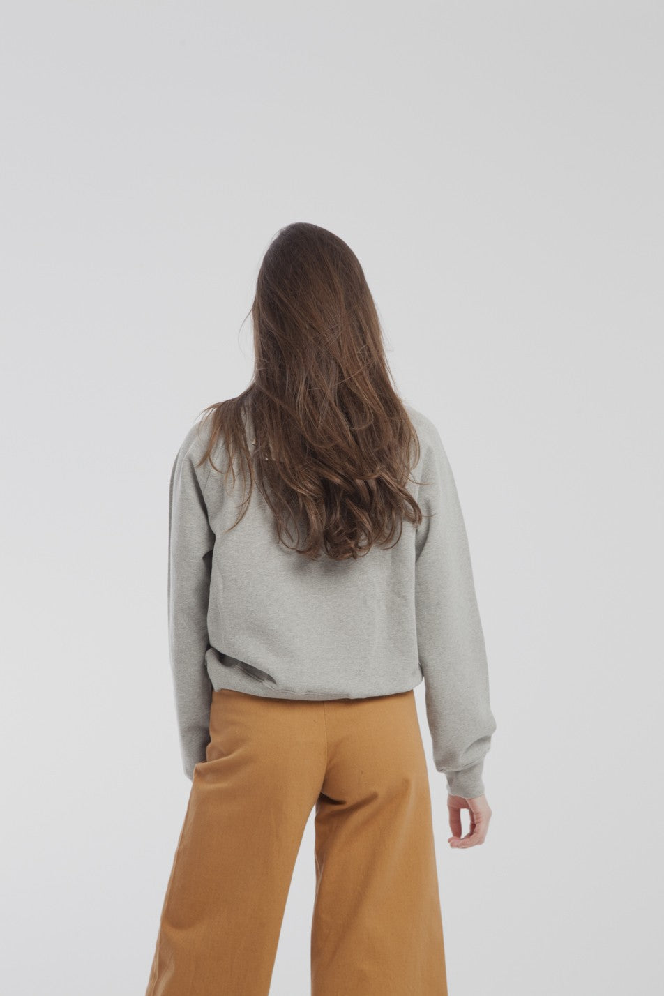 Sweat brodé gris en coton bio - Artic Raglan