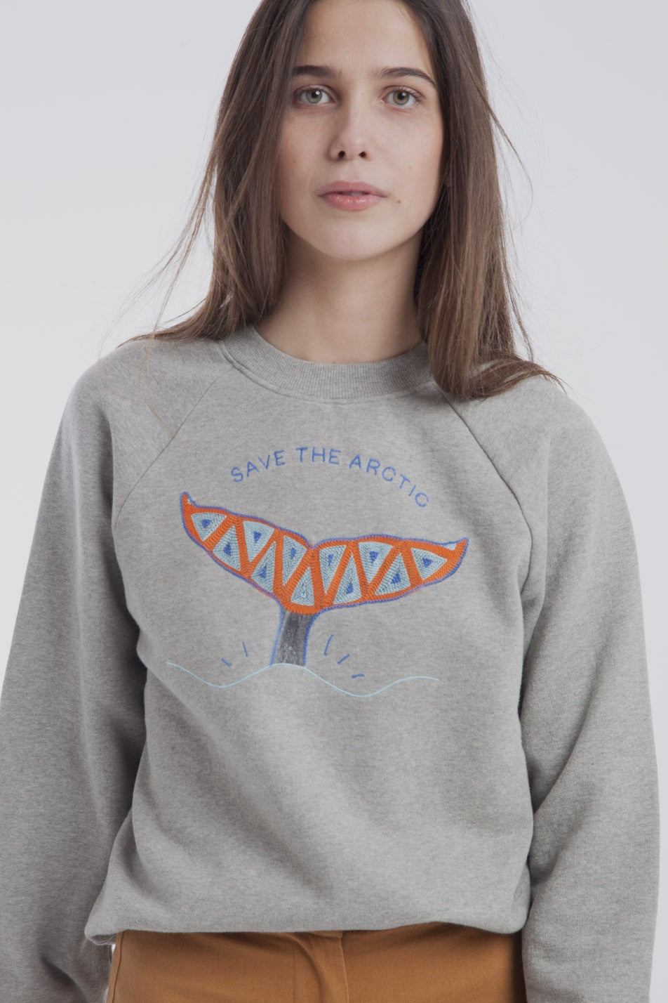Sweat brodé gris en coton bio - Artic Raglan