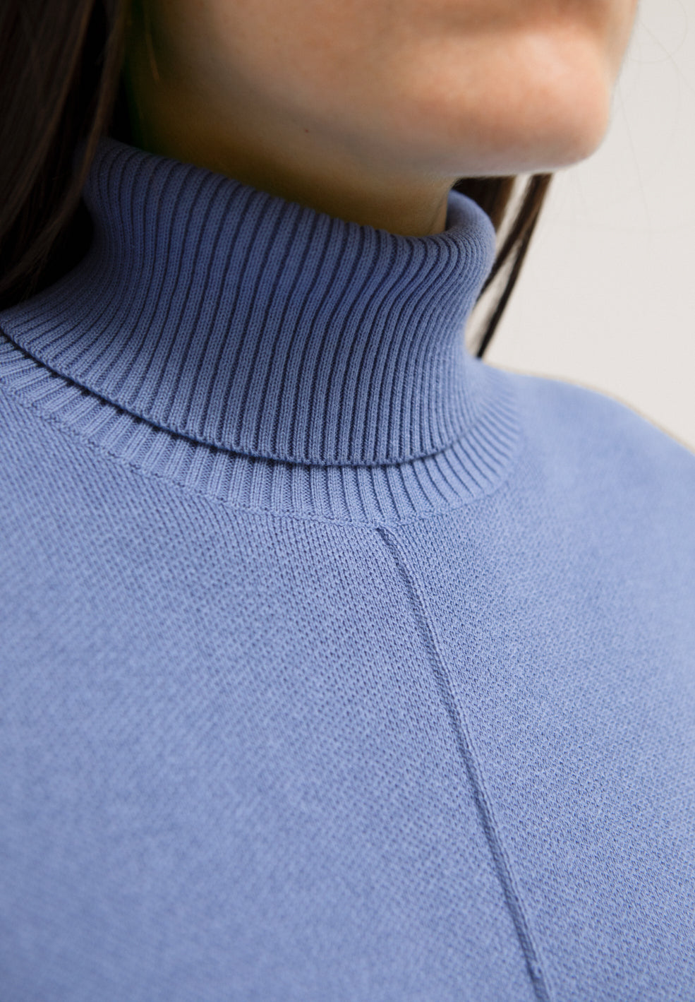 Pull ample col roulé bleu clair en coton bio - Ayakaa
