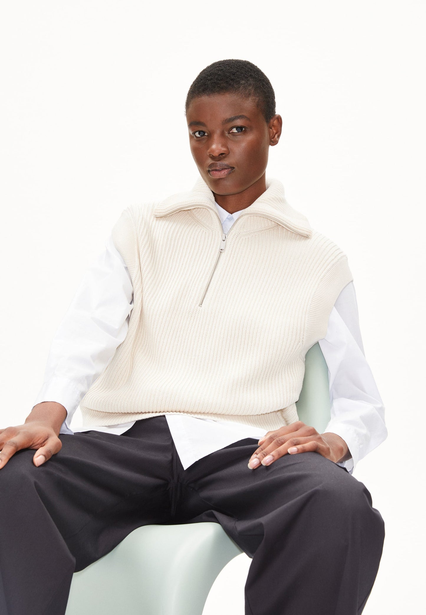 Pull col zippé sans manches  en coton bio | écru "aylaa undyed"