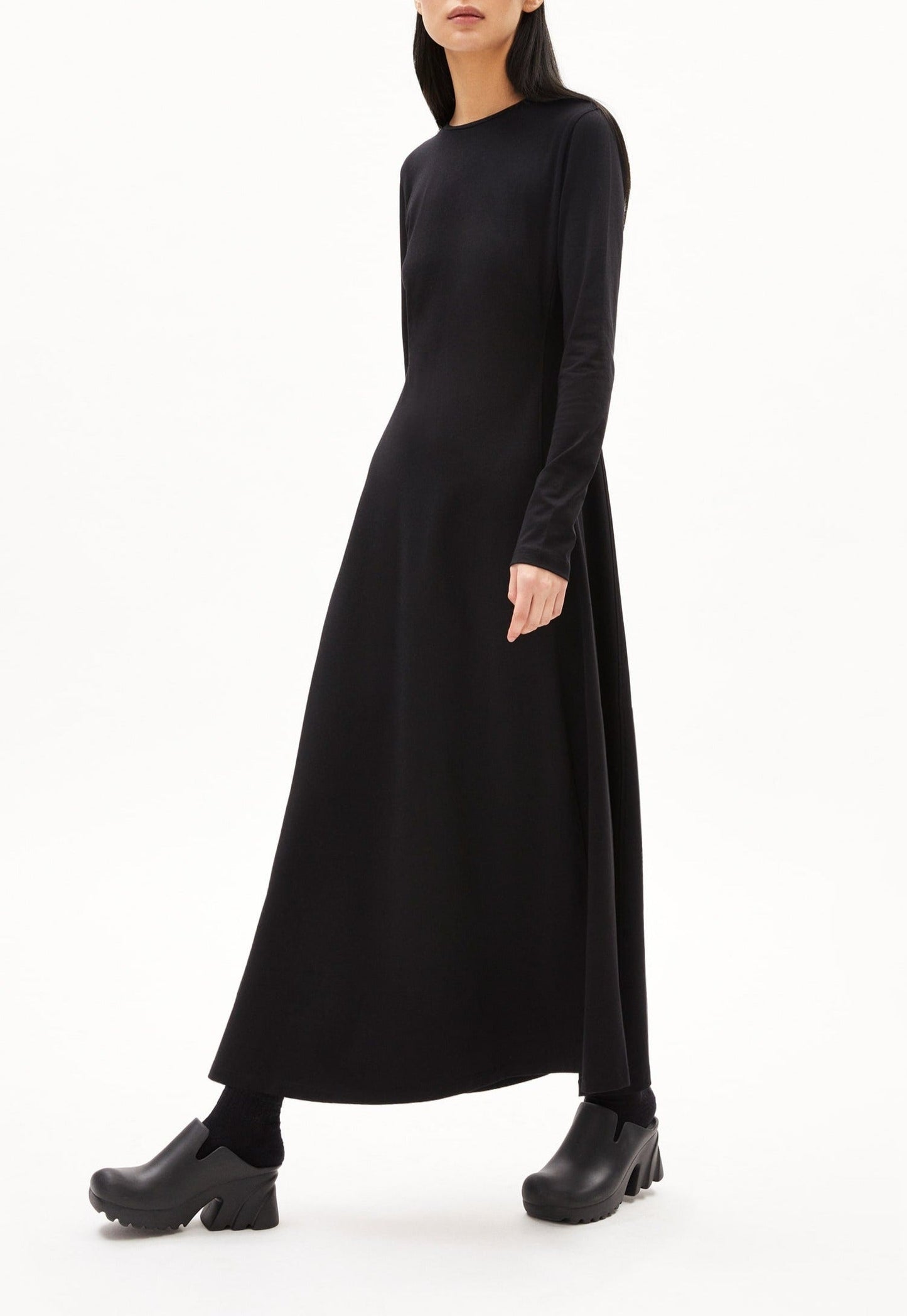 Robe longue en coton bio | noir "azuraa sol - black"