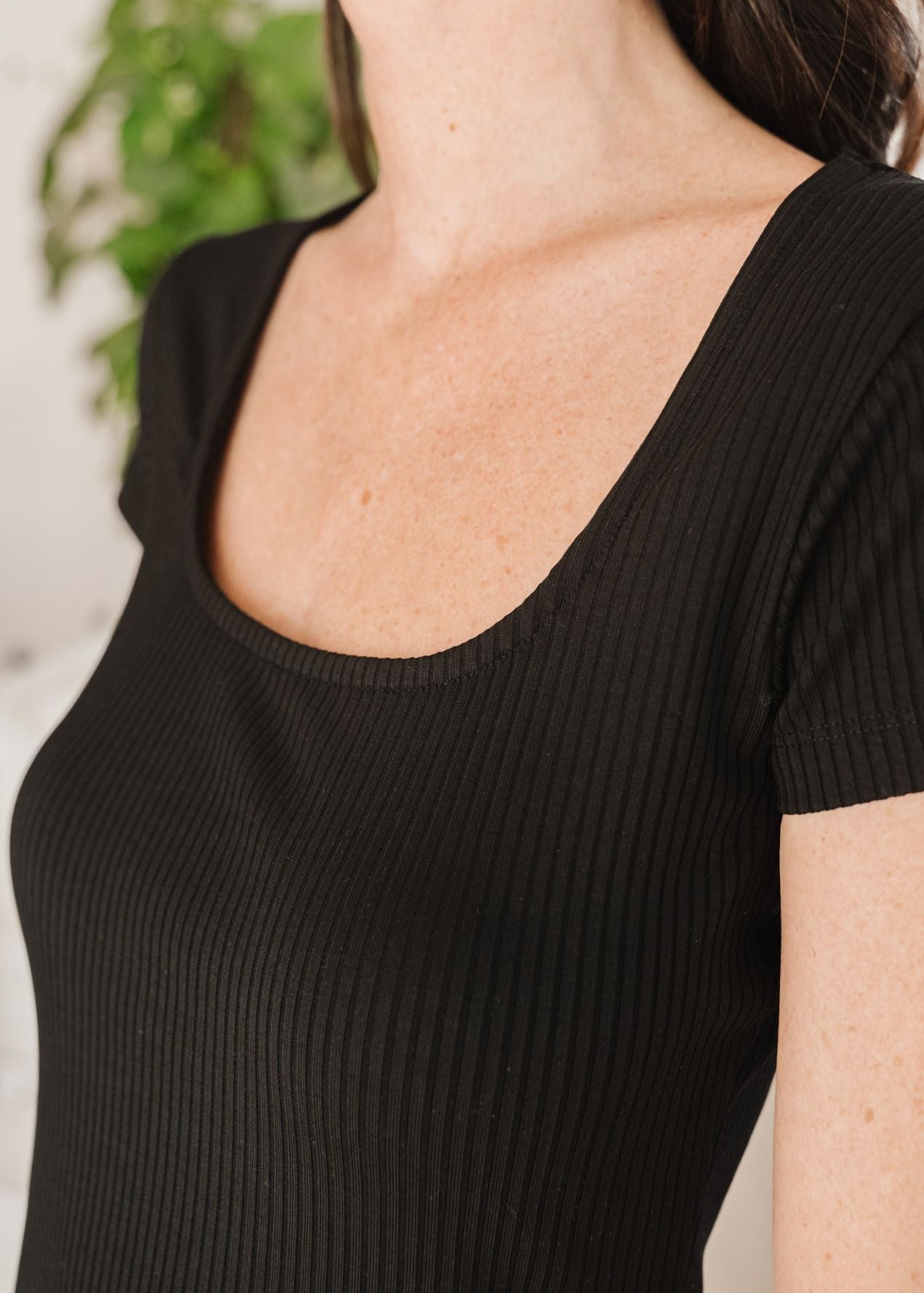 Tee-shirt col carré en Tencel côtelé 'Nita' | noir | Noir