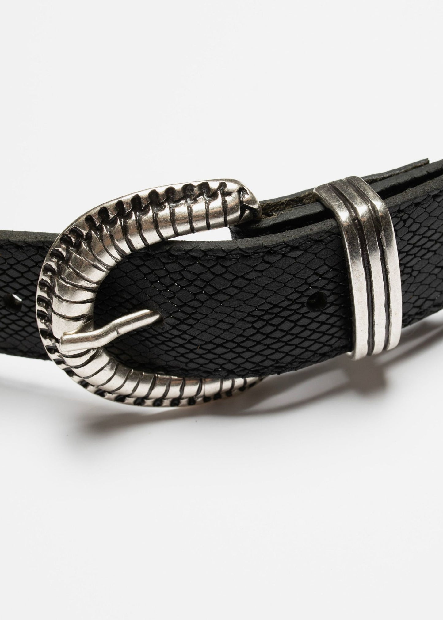 Ceinture en cuir à tannage végétal | noir "Faux reptile leather belt - black" | Black