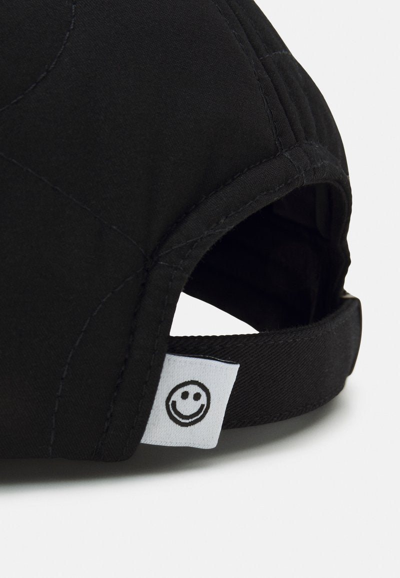 Casquette souple noire en matière recyclée -  recycled floppy cap black
