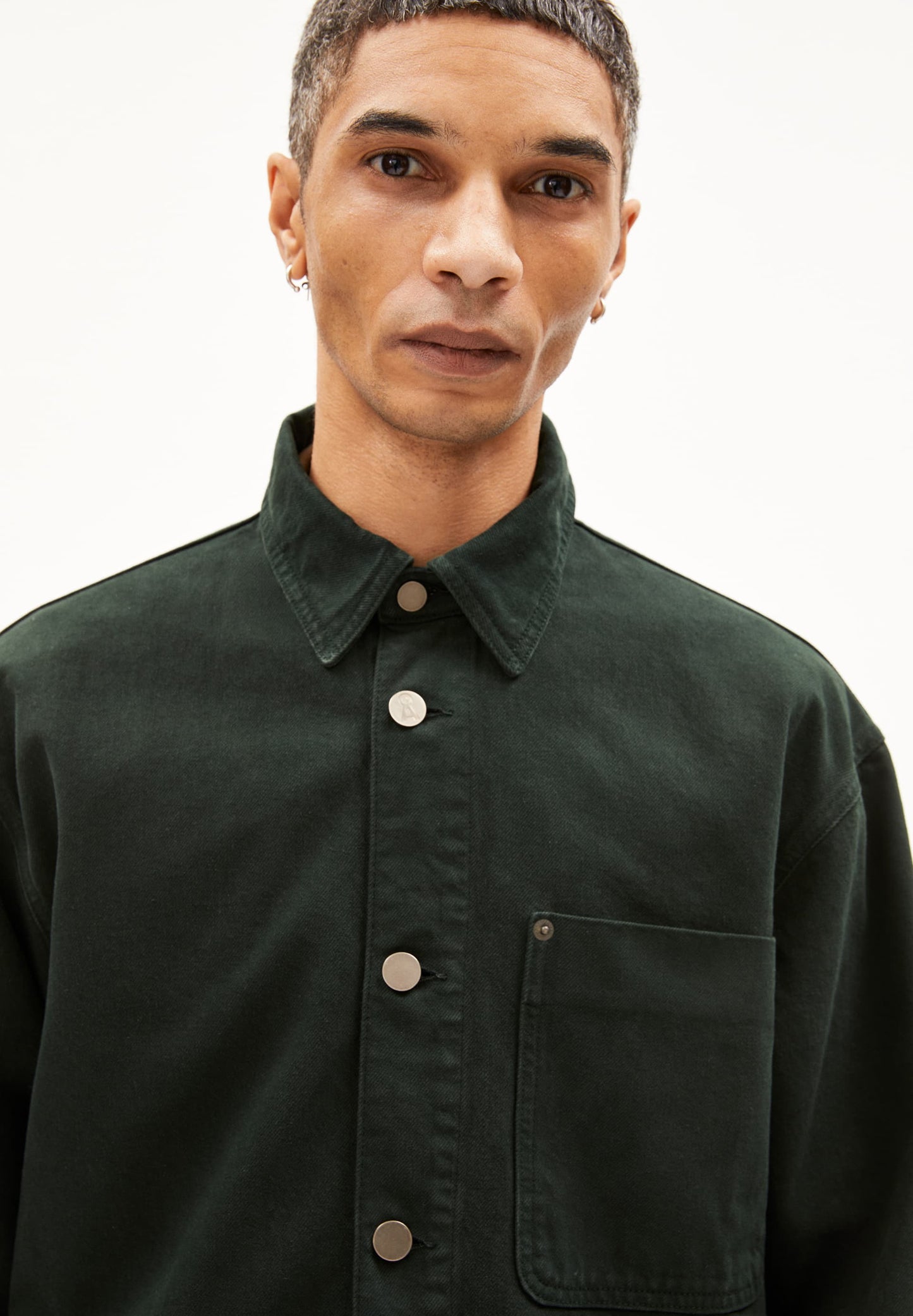 Surchemise en coton recyclé | vert "baasio gmt dye dark scarab"