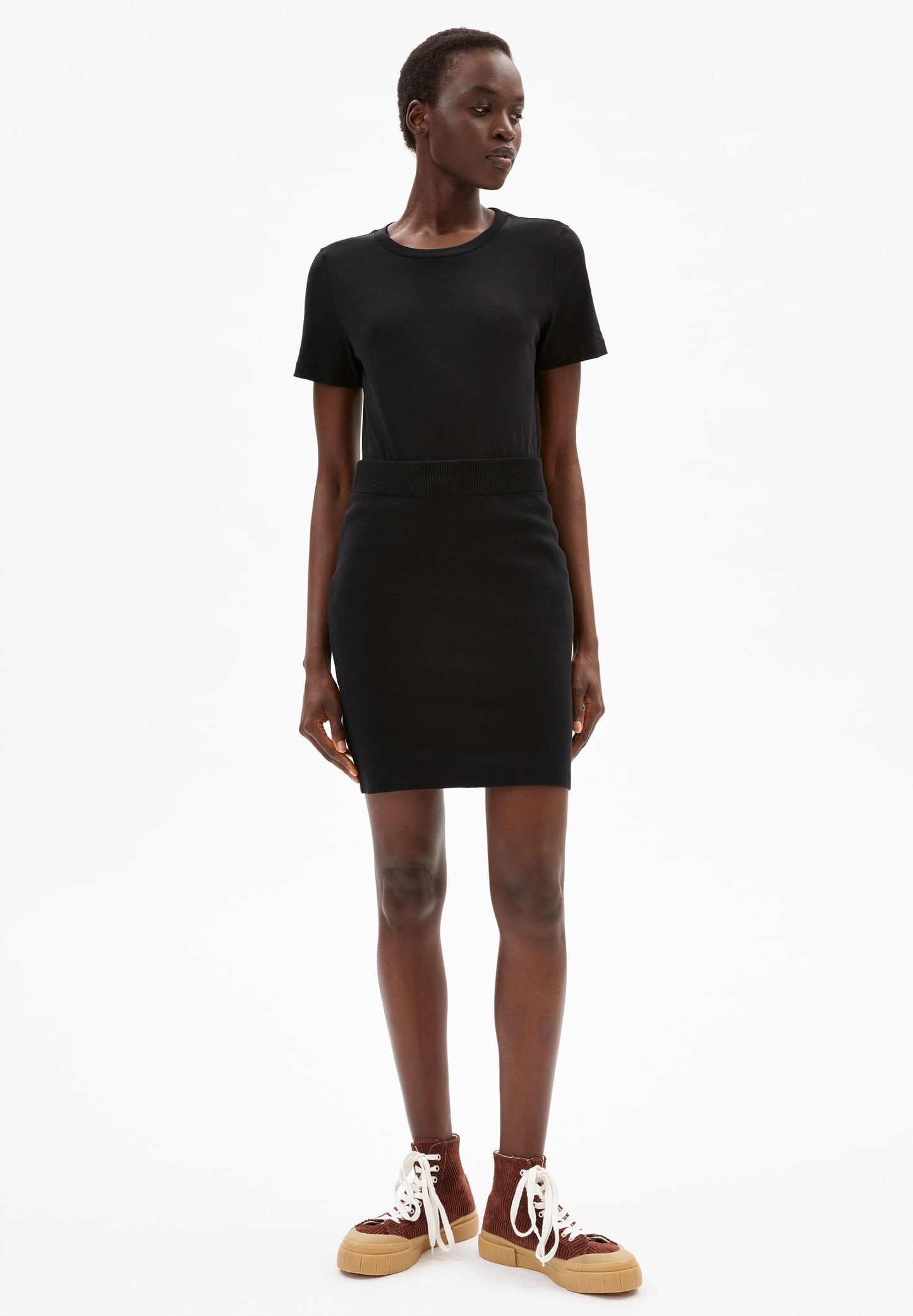 Jupe moulante noire en coton bio - bekaa black