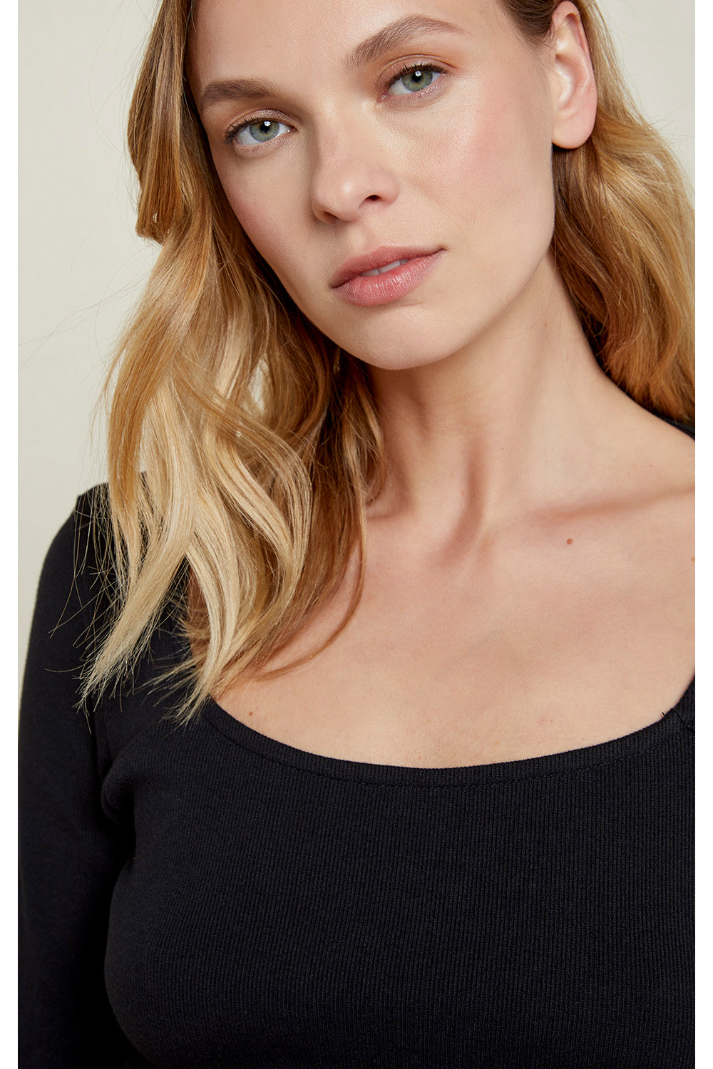 T-shirt manches longues côtelé noir en coton bio - betsy