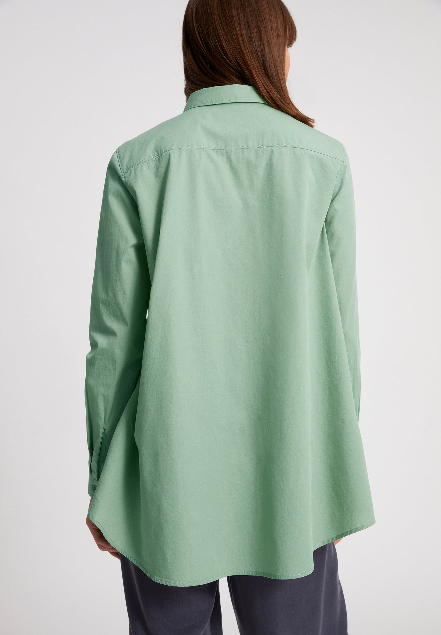 Chemise oversize vert pâle en coton bio - BLANCAA Sage green