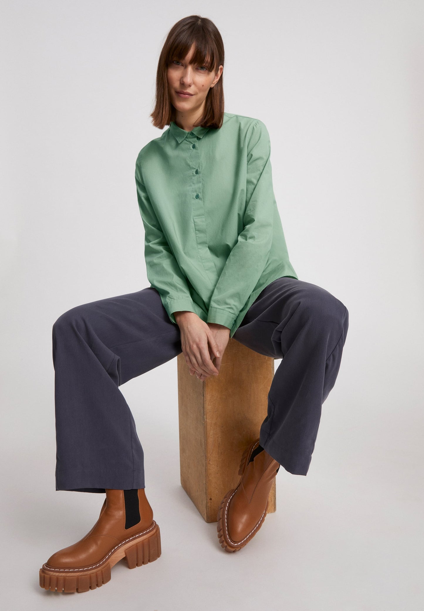 Chemise oversize vert pâle en coton bio - BLANCAA Sage green