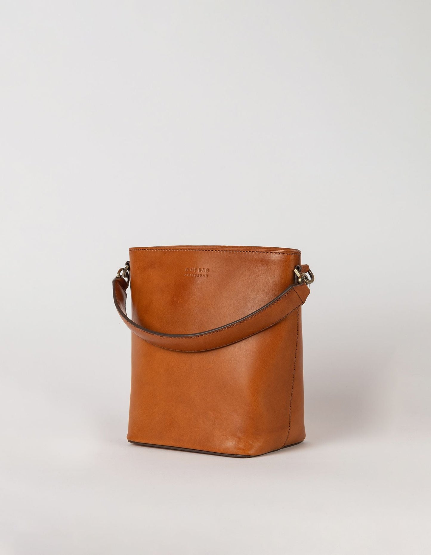 Sac seau en cuir certifié | camel "bobbi bucket bag midi cognac classic leather"