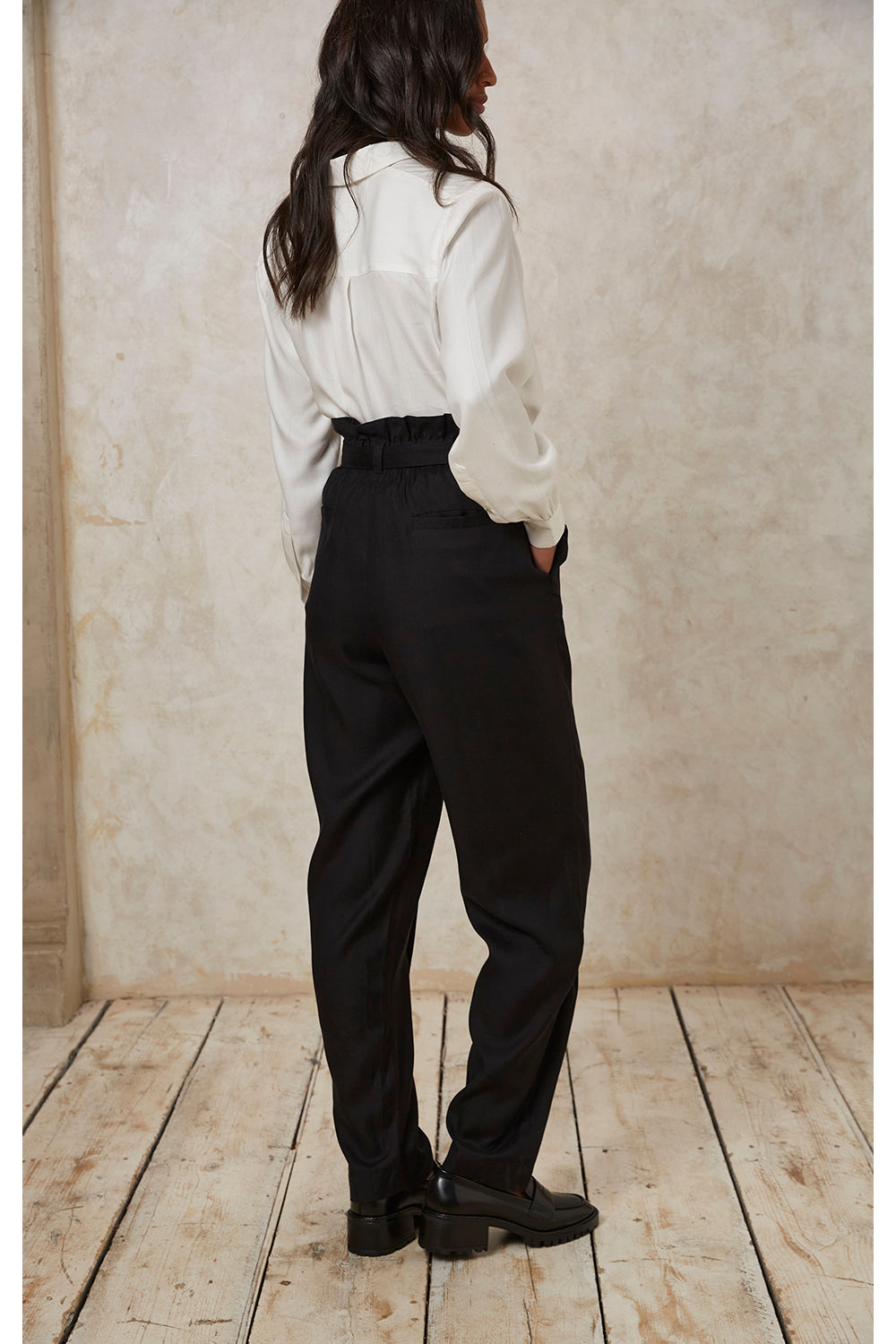 Pantalon à pinces noir en tencel - briar paperbag trousers black