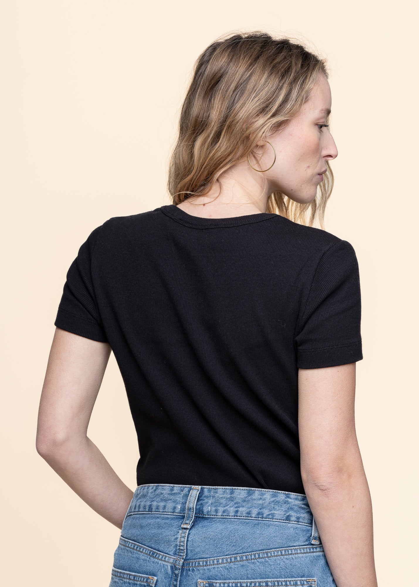 T-shirt côtelé en coton bio | noir "kardaa black"
