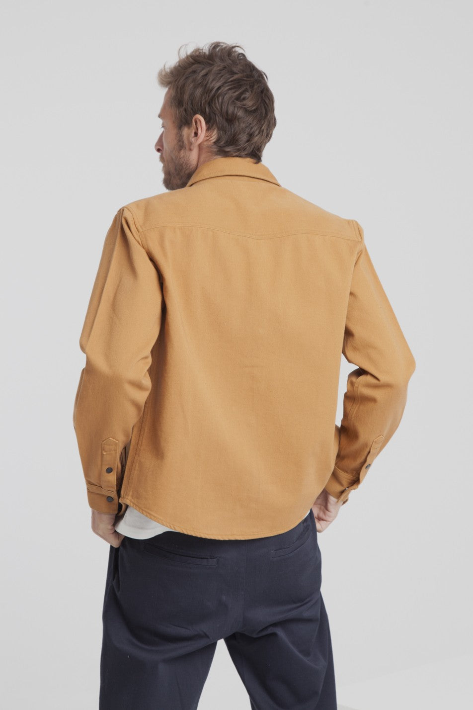 Surchemise camel poches noires twill en coton bio