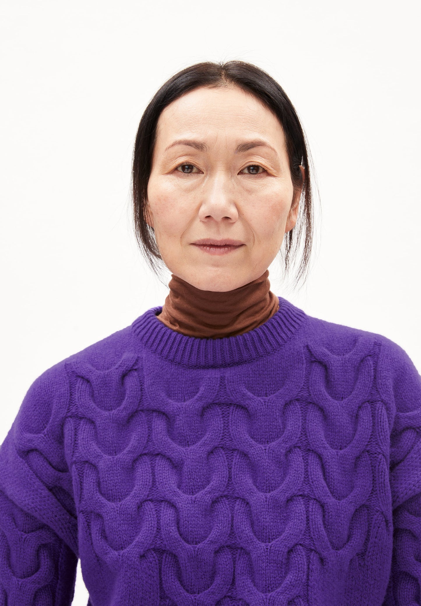 Pull maille en laine bio et recyclée | violet "brunaa cable - indigo lilac"