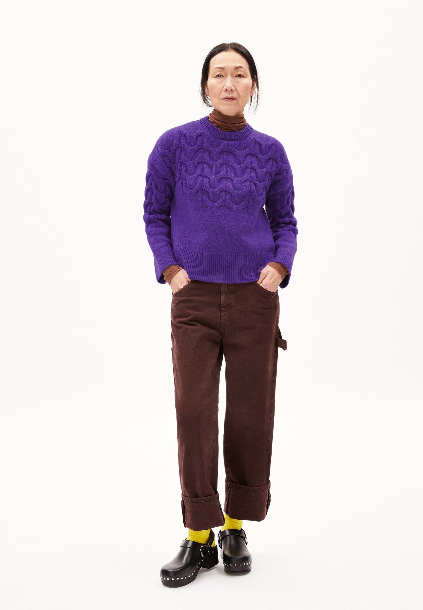 Pull maille en laine bio et recyclée | violet "brunaa cable - indigo lilac"