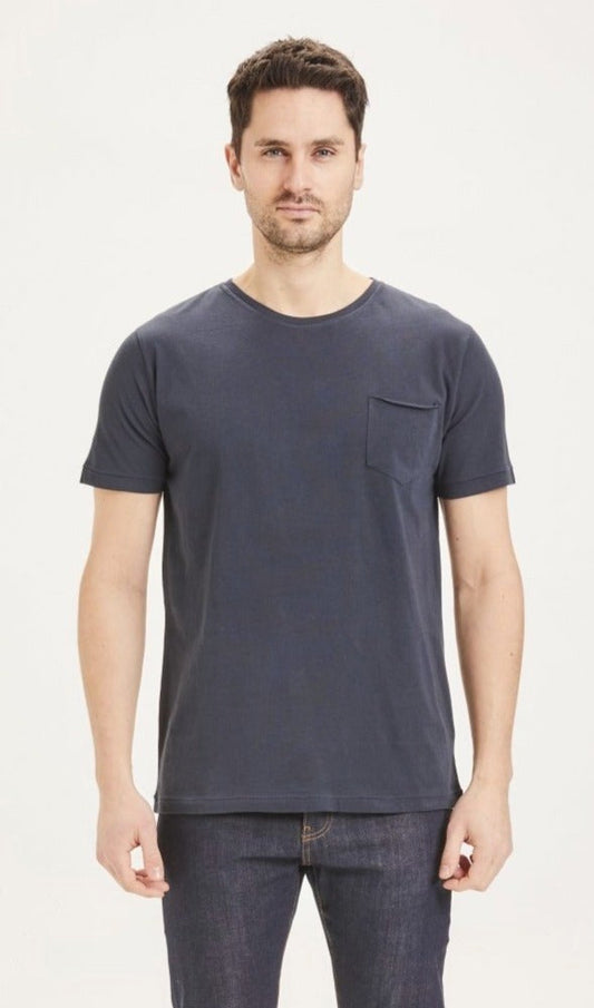 T-shirt bleu nuit à poche en coton bio - alder