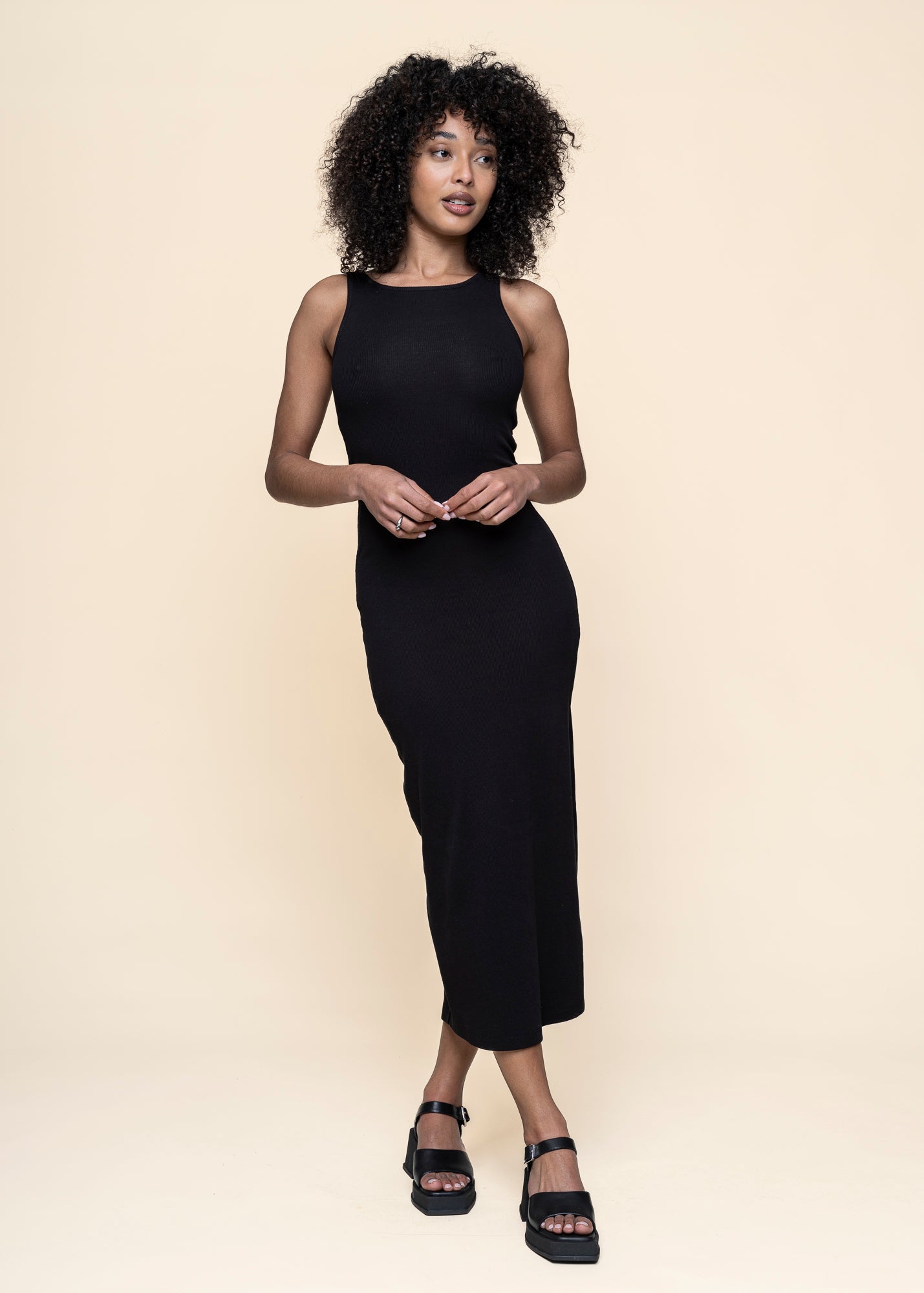 Robe longue côtelée en coton bio | Noir "rib dress motala black"